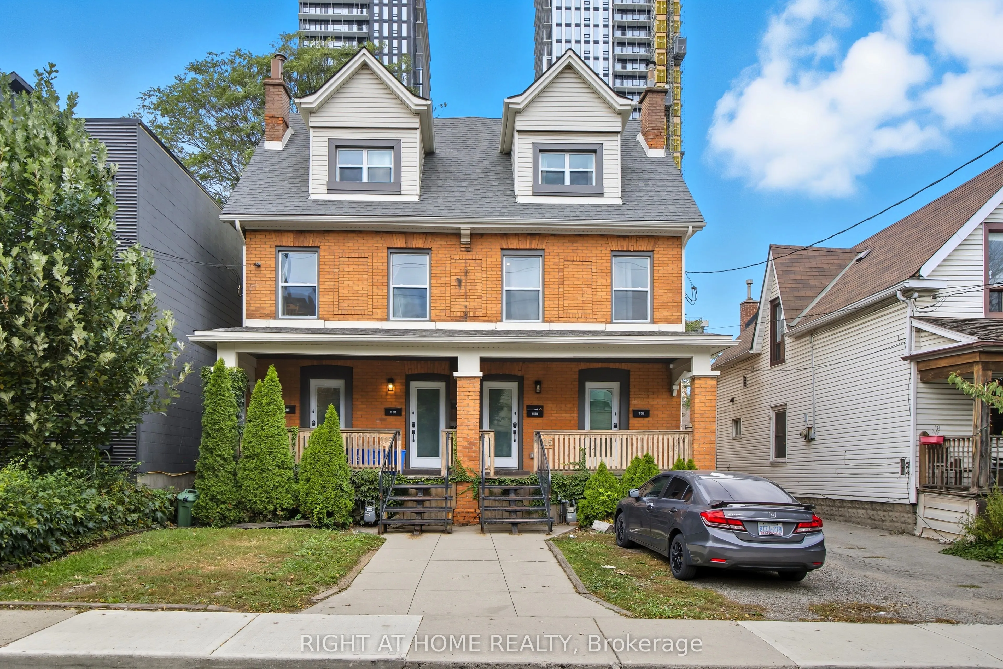 113 Catharine Street N, #4