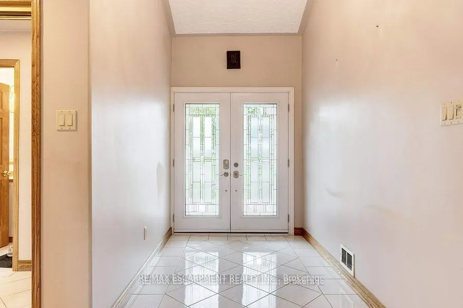 595 Green Mountain Road E