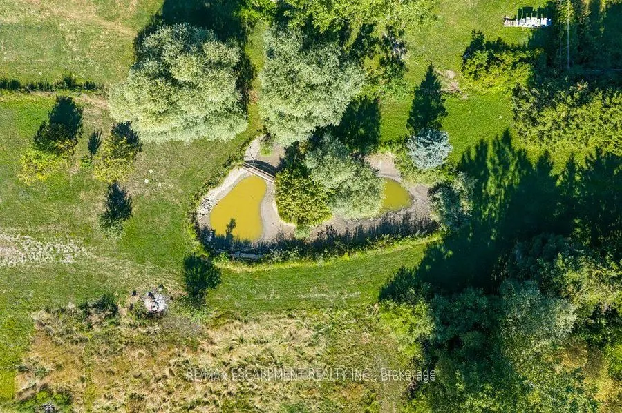 595 Green Mountain Road E