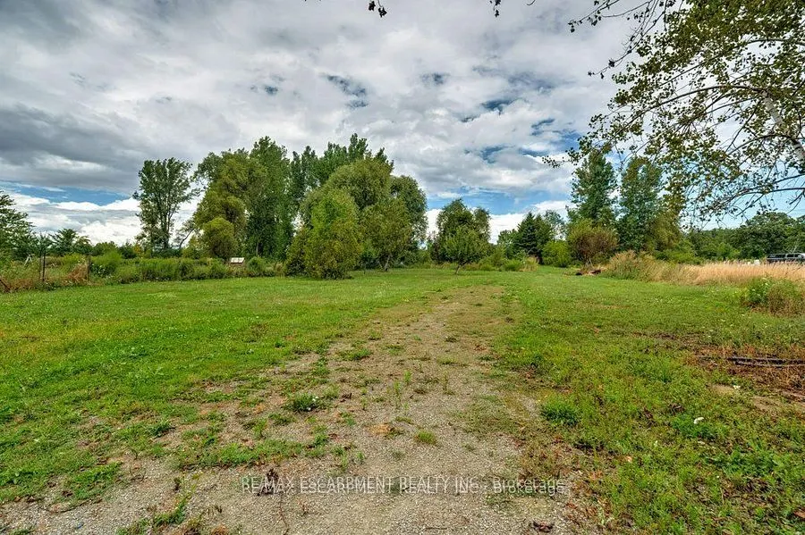 595 Green Mountain Road E