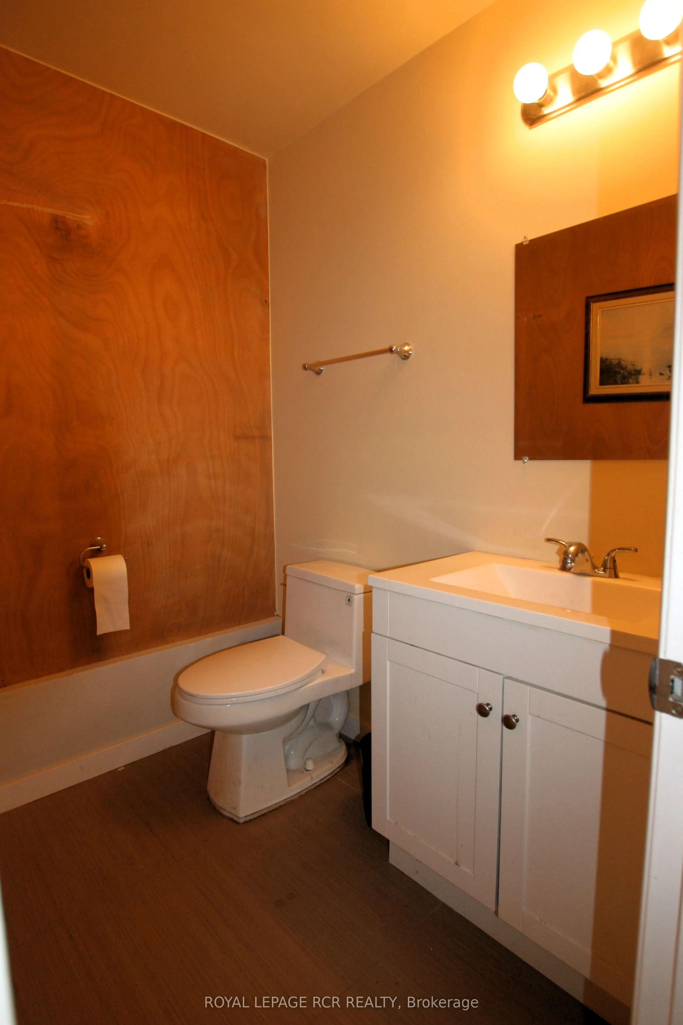 428 Main Street W, #Lower