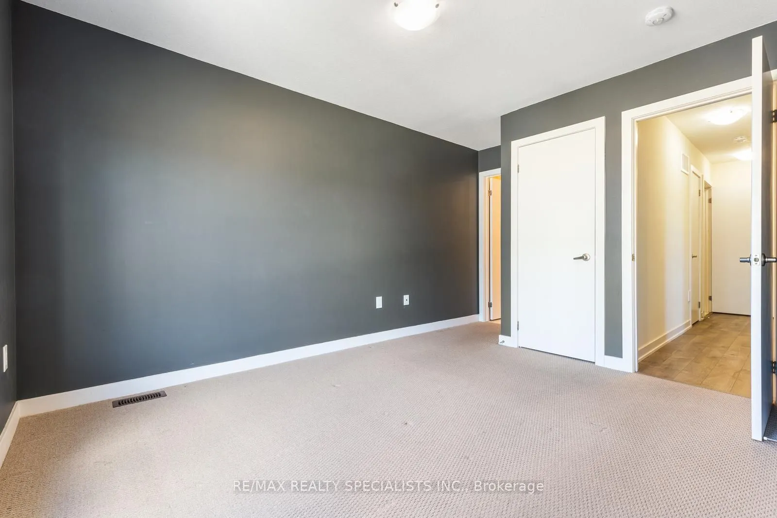 590 North Service Road, #135