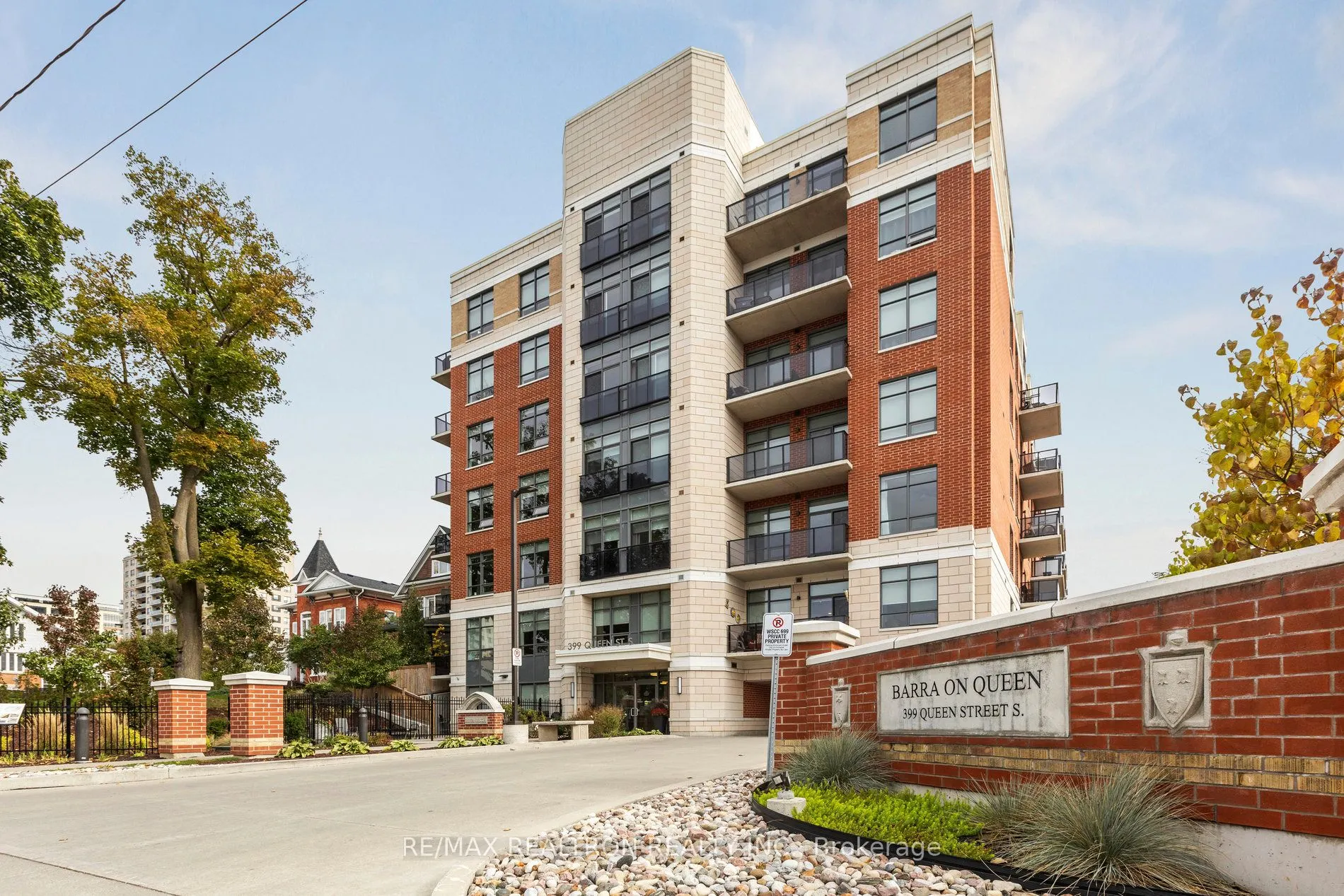 399 Queen Street S, #313