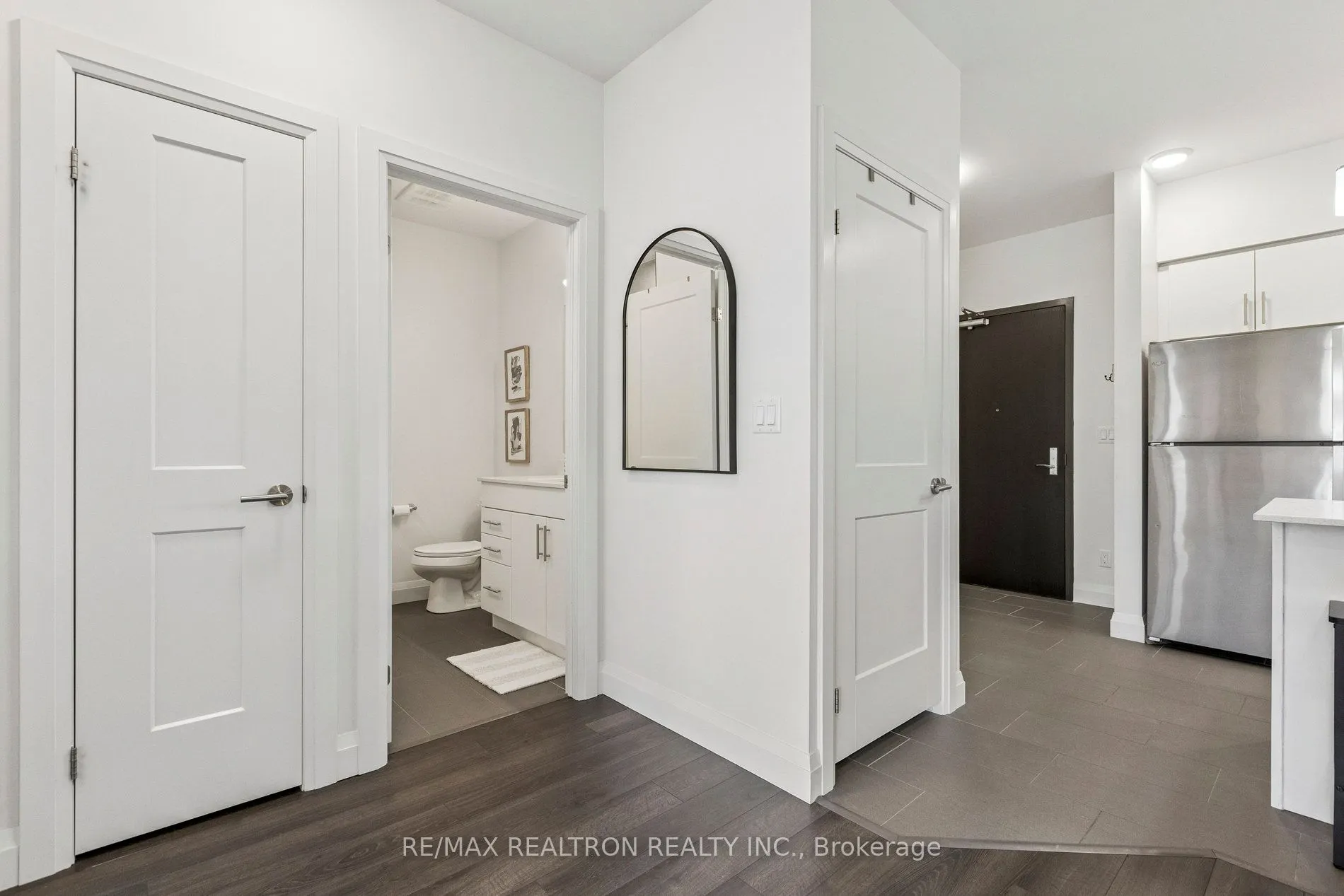 399 Queen Street S, #313