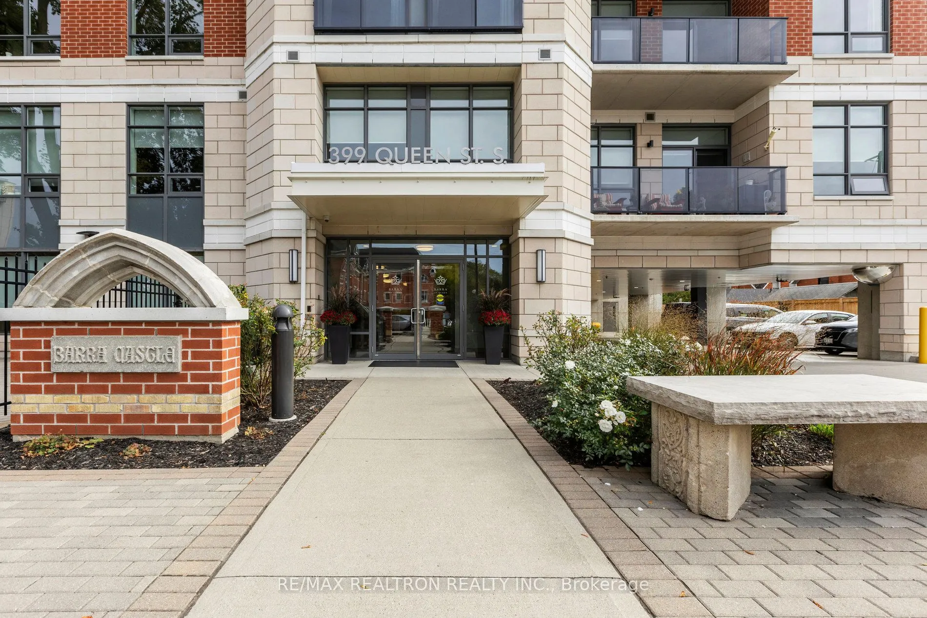 399 Queen Street S, #313