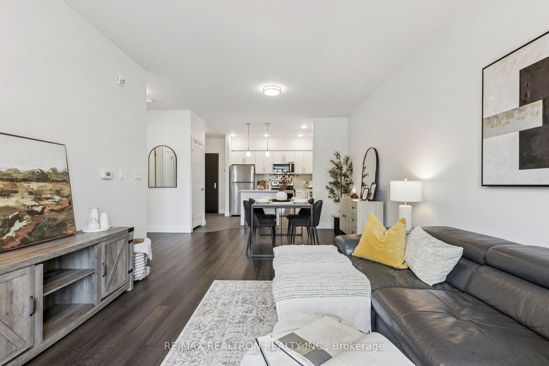 399 Queen Street S, #313