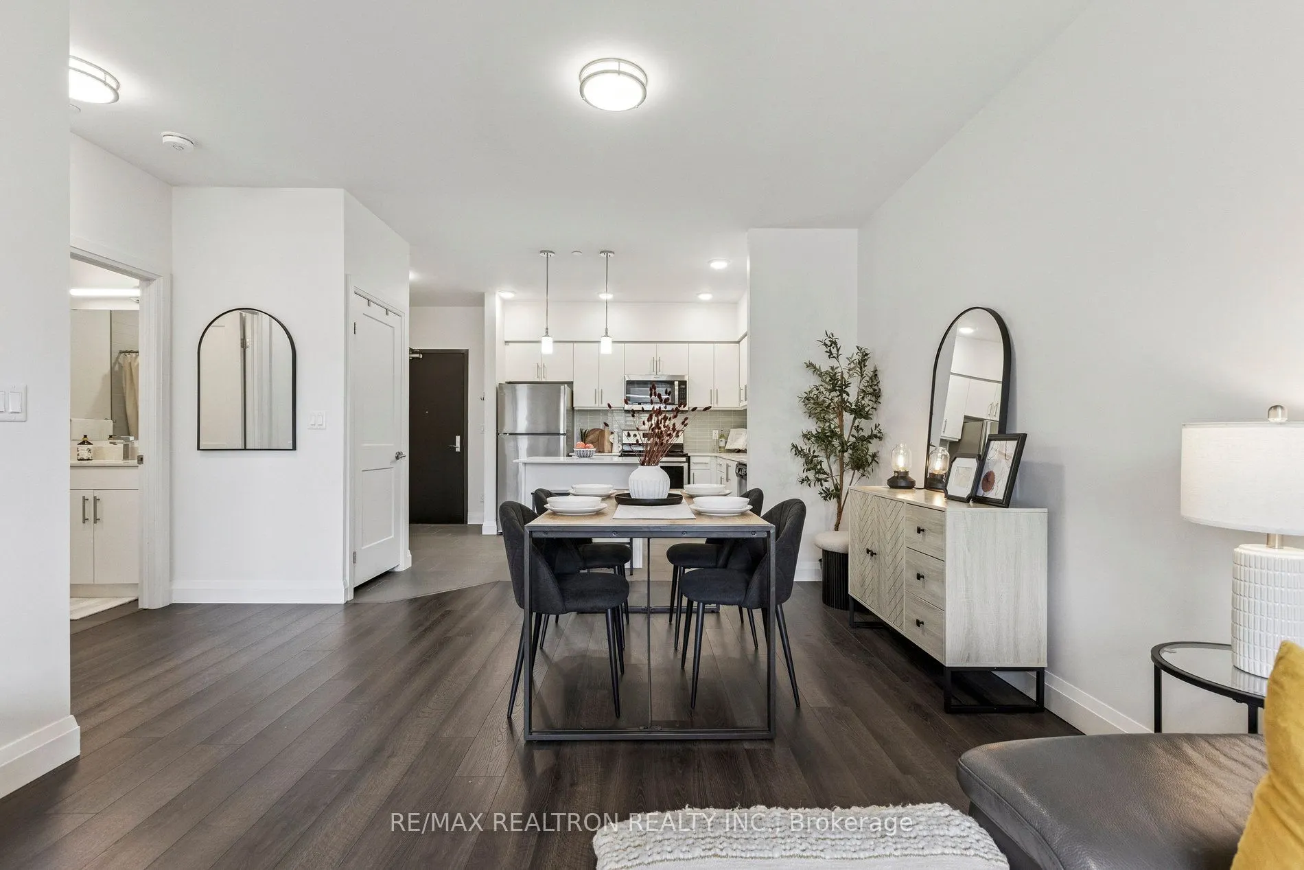 399 Queen Street S, #313