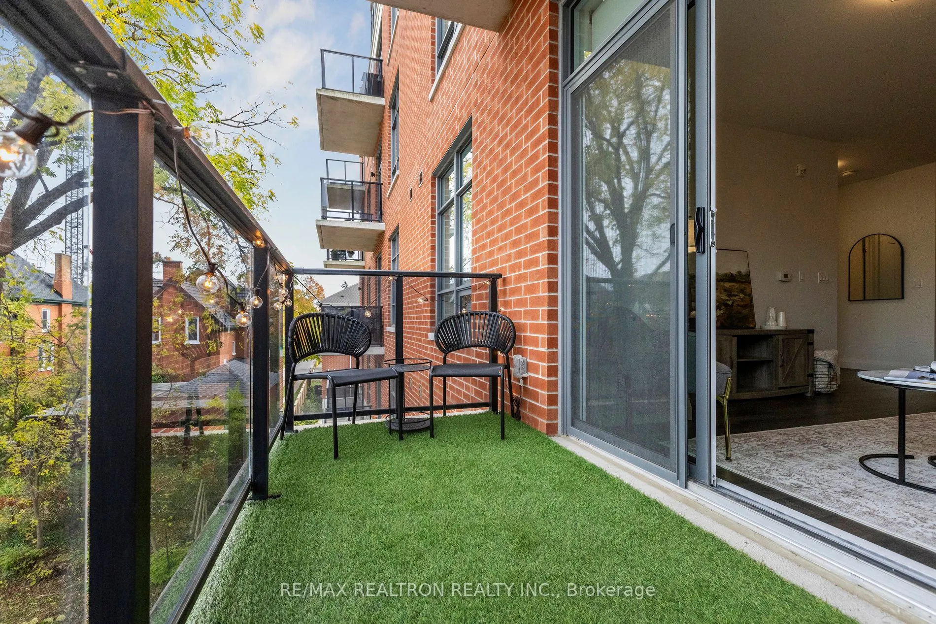 399 Queen Street S, #313