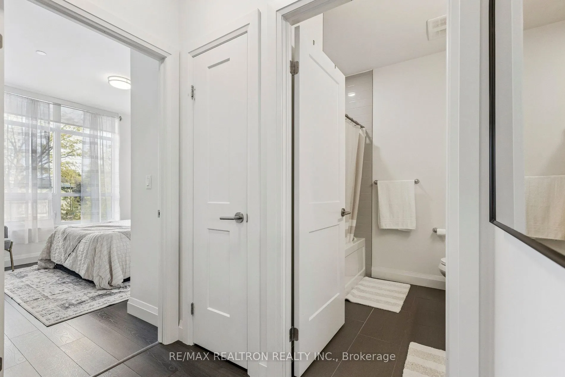 399 Queen Street S, #313