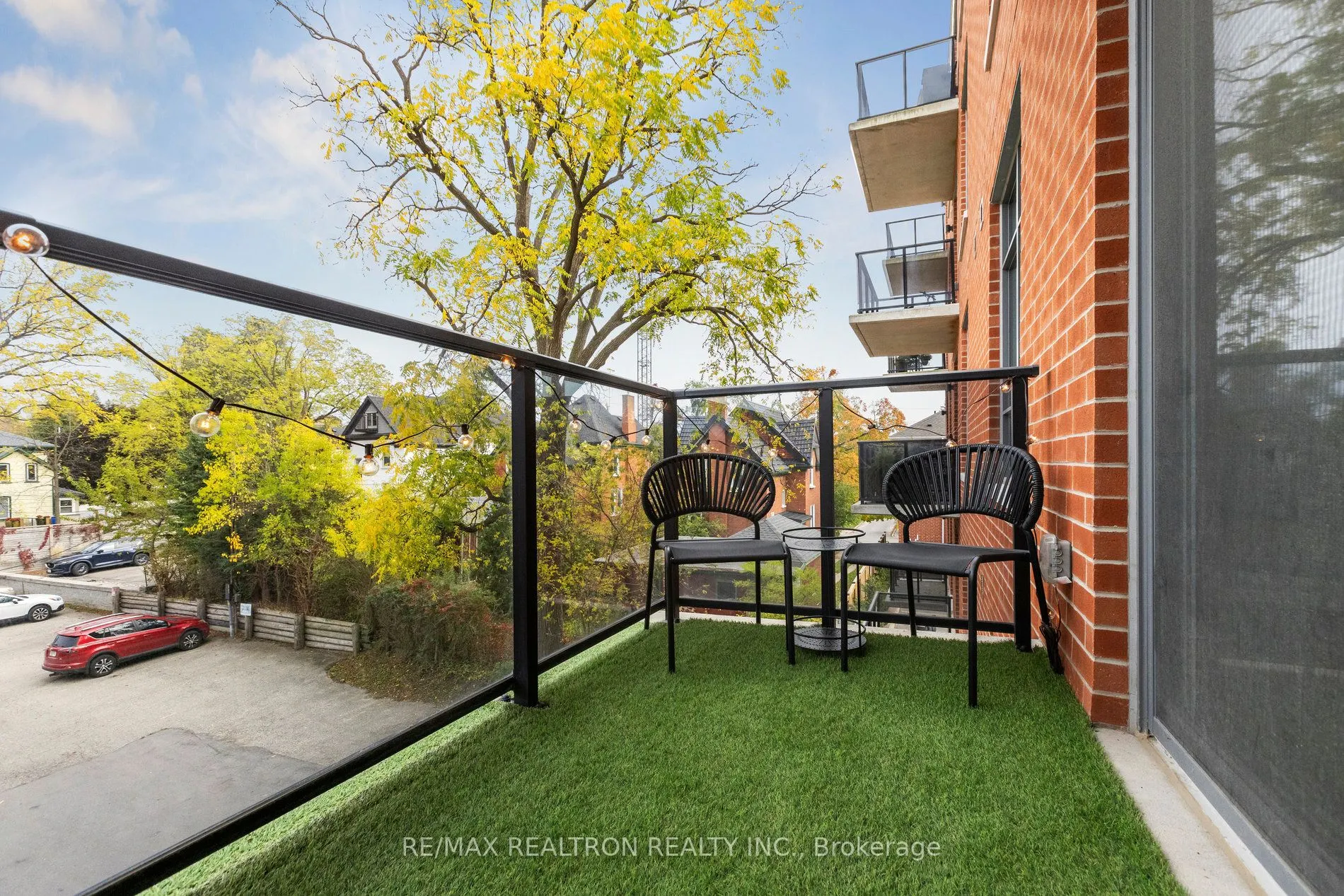 399 Queen Street S, #313