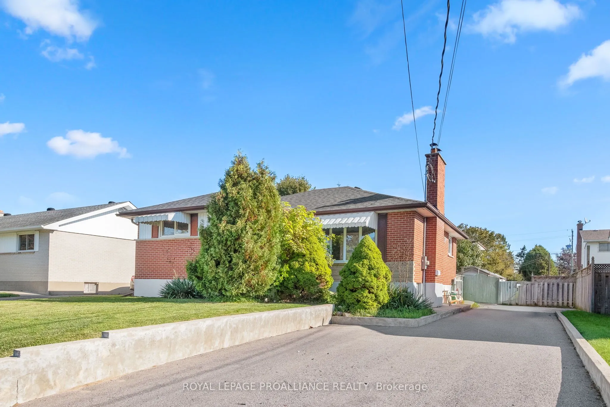 598 Hayden Crescent