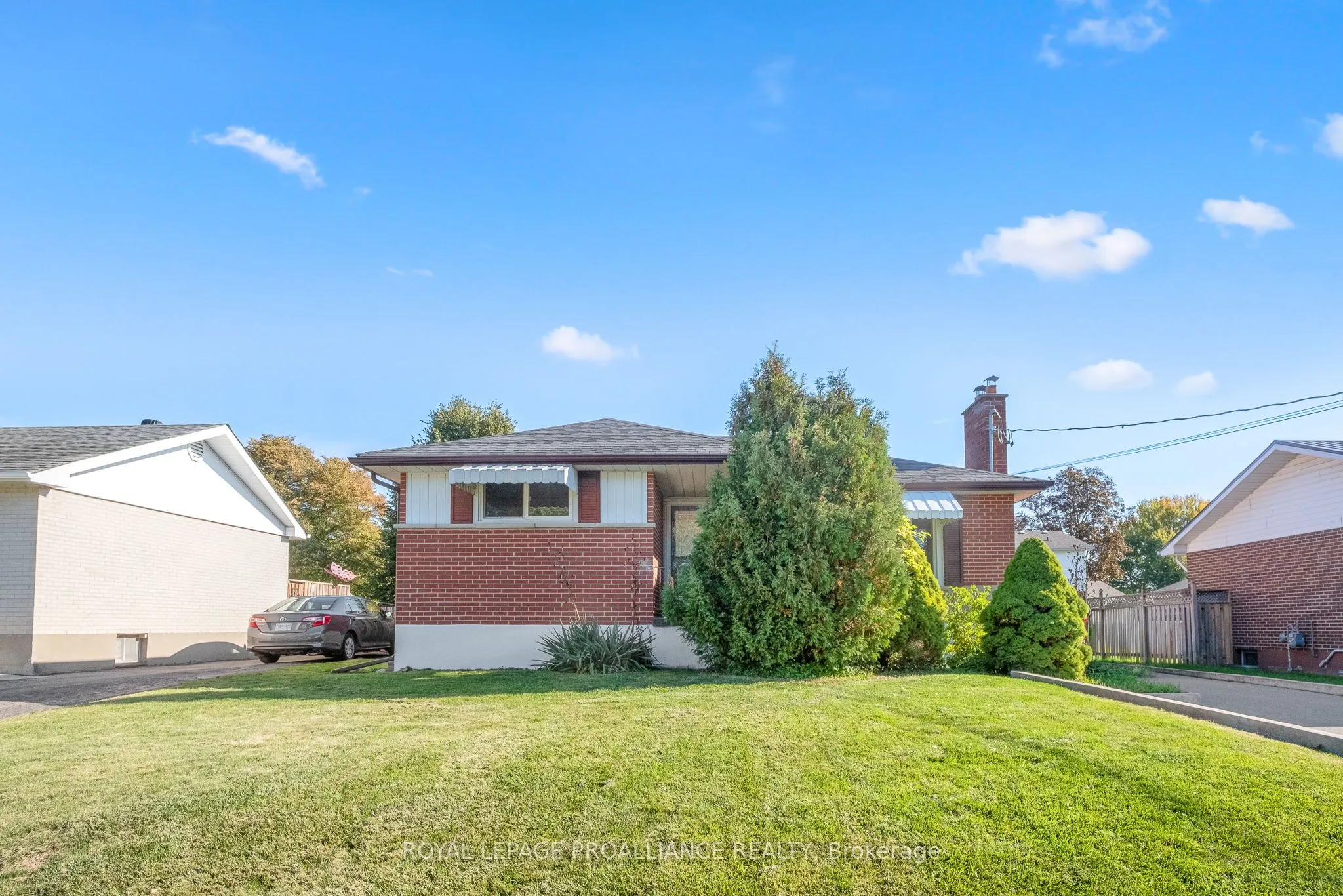 598 Hayden Crescent