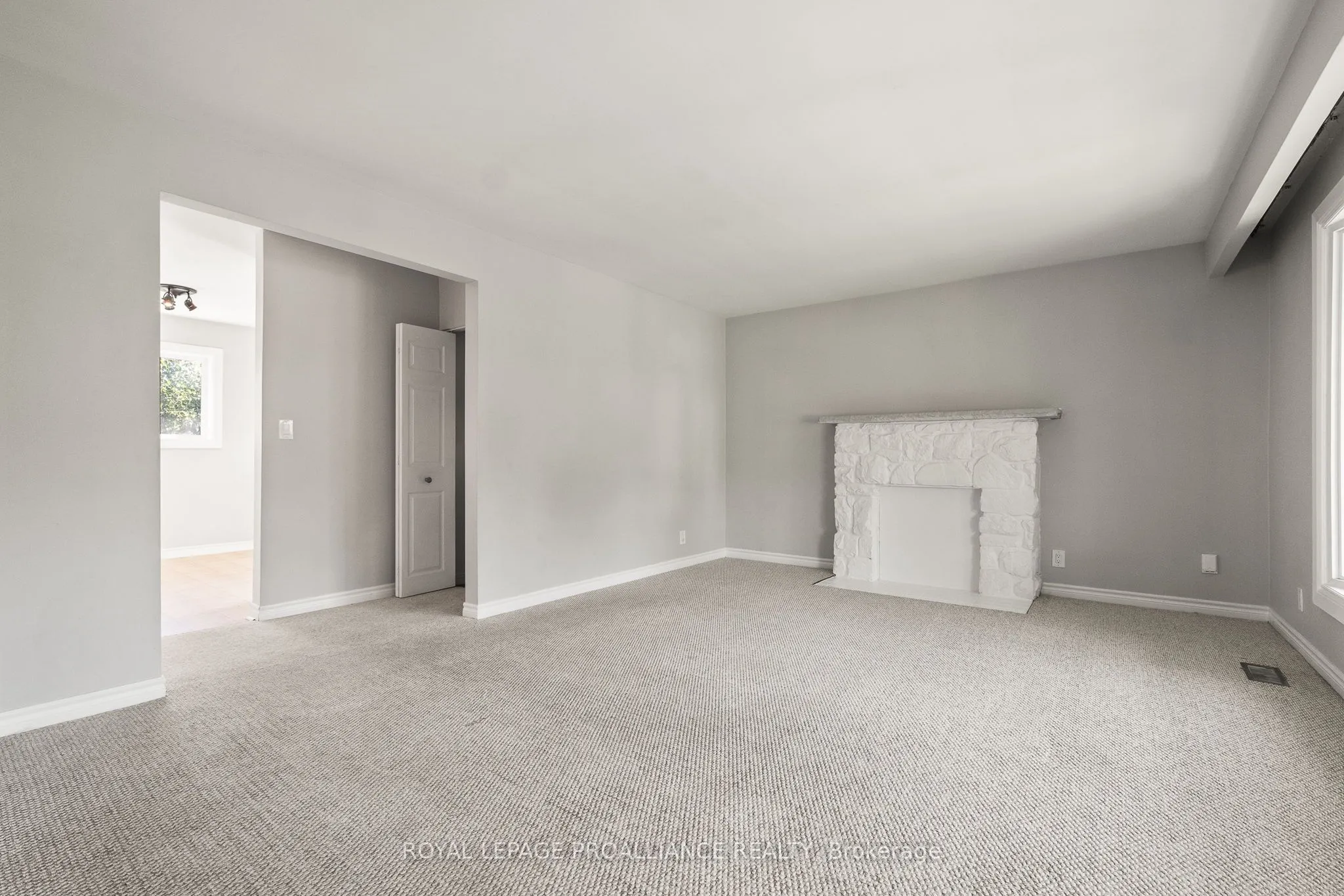 598 Hayden Crescent