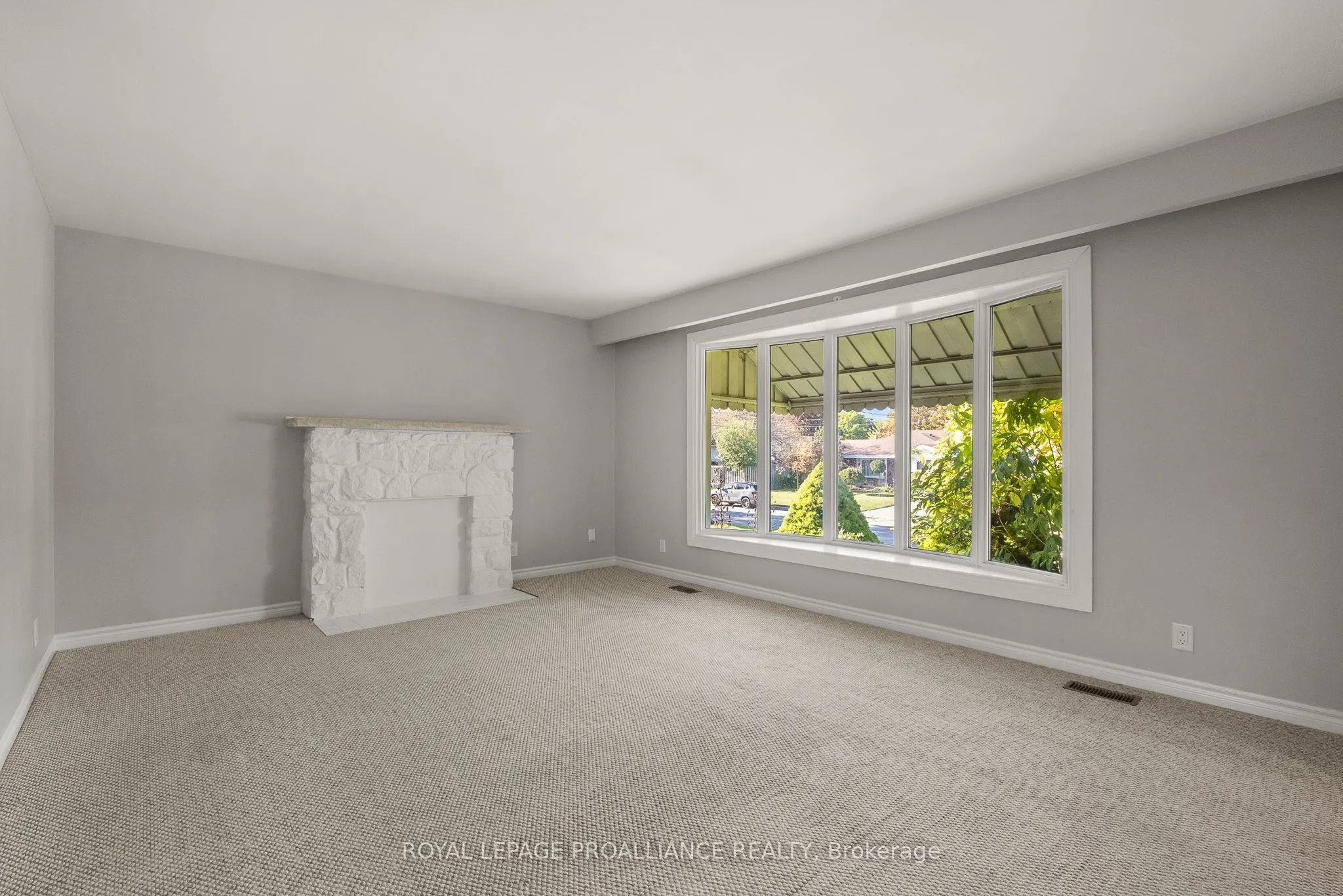 598 Hayden Crescent