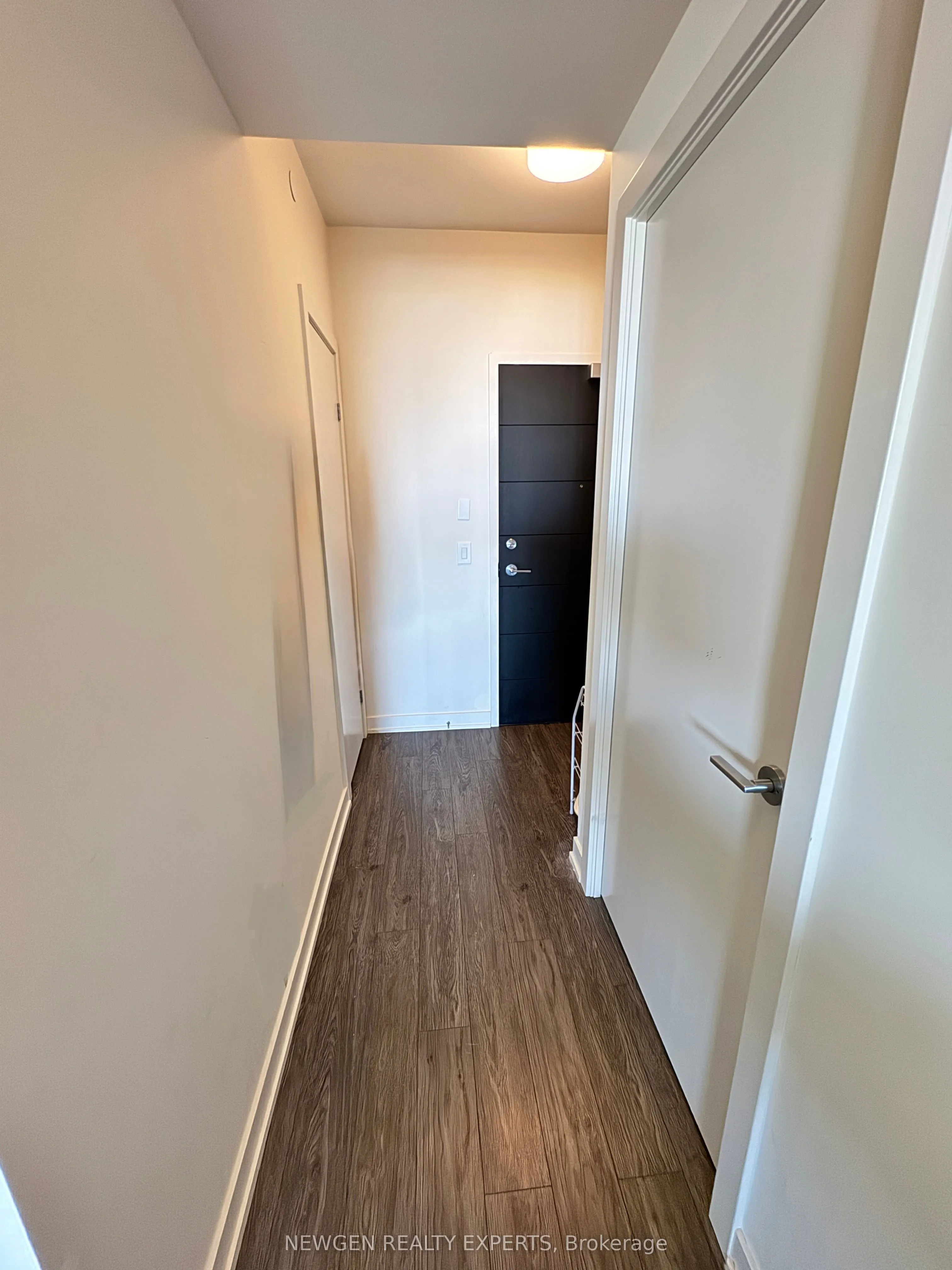 212 King William Street, #1220