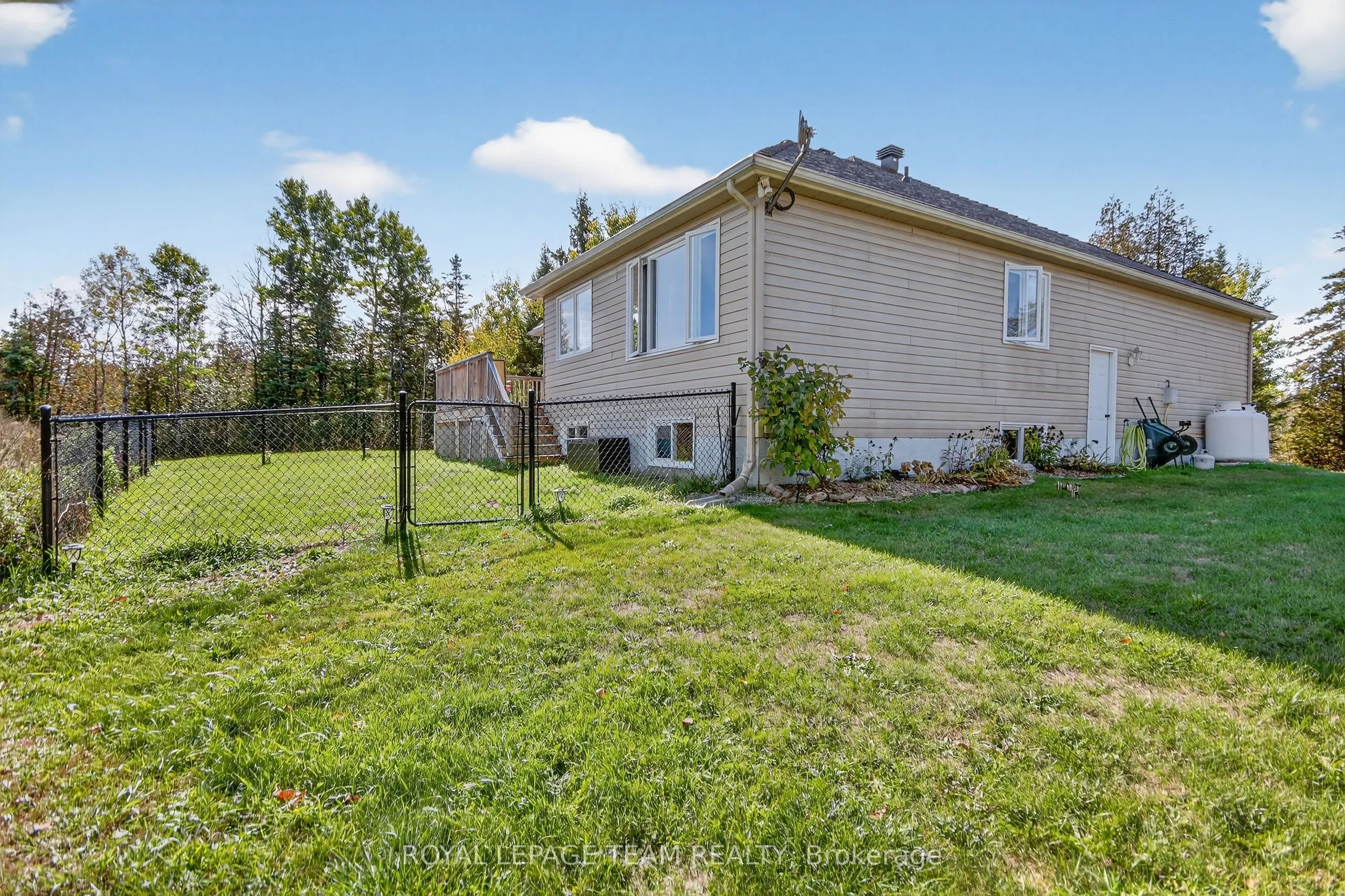 380 Brunton Side Rd, R.R. #3 Side Road