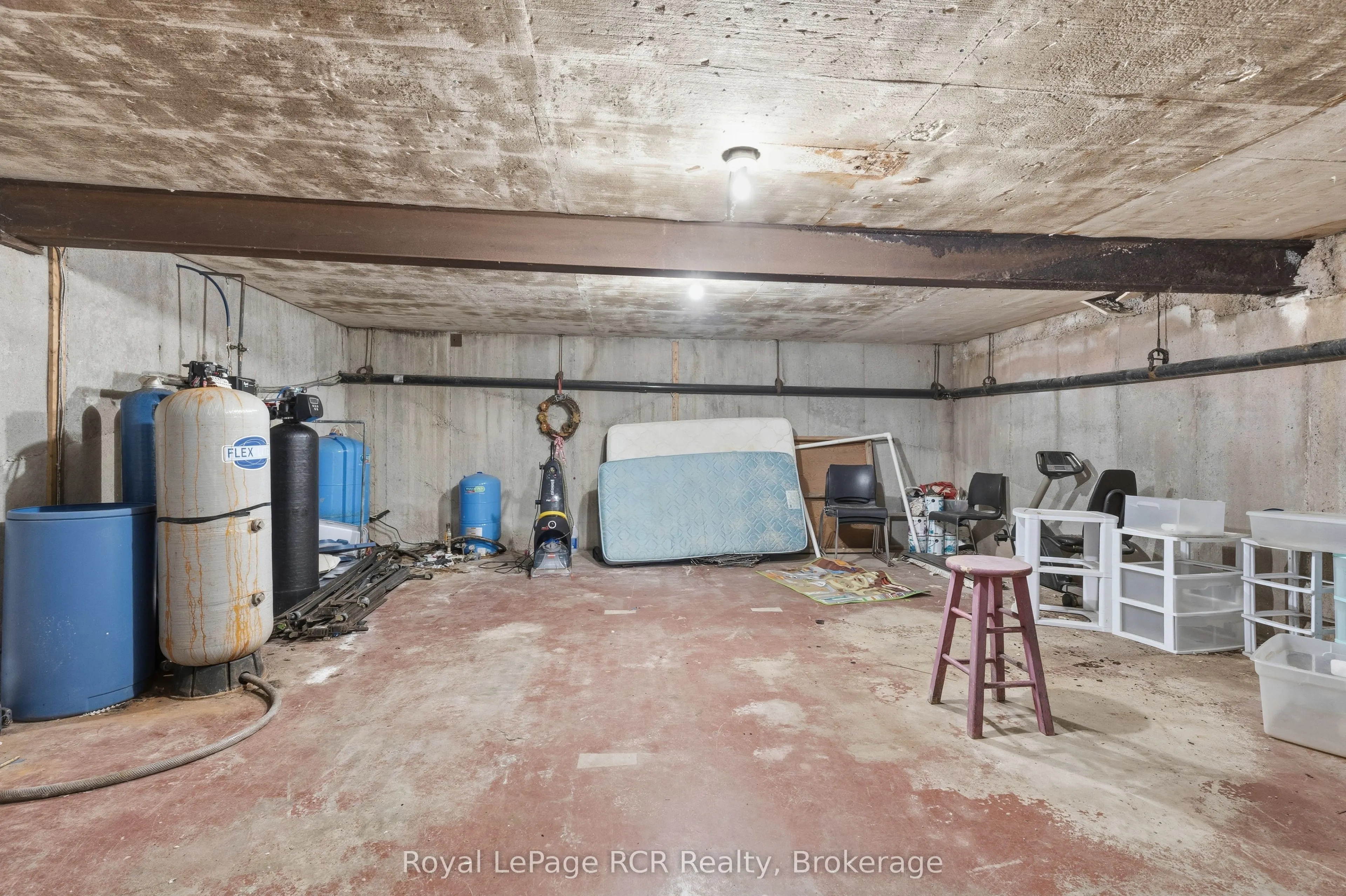 8989 Concession 11