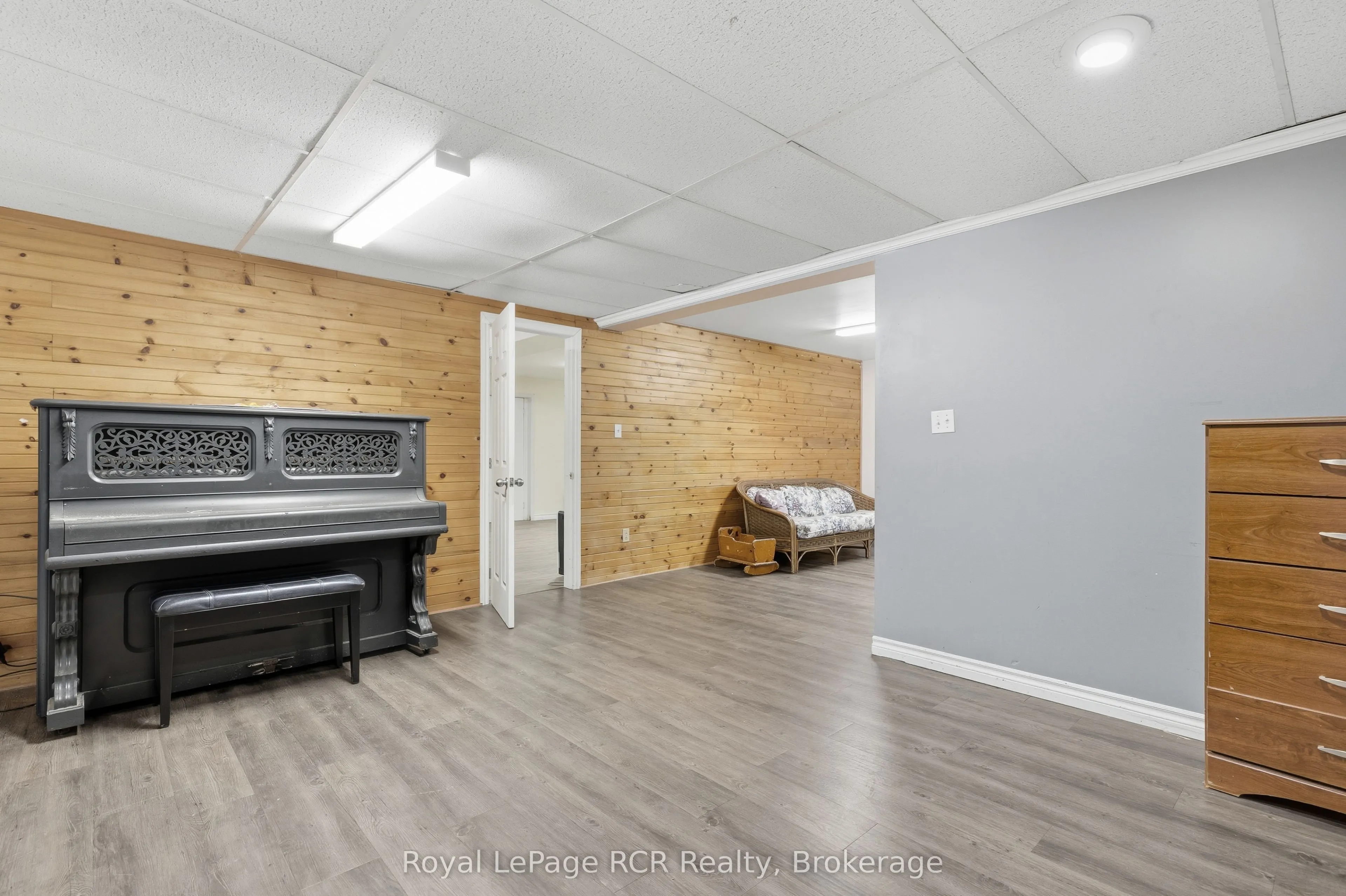 8989 Concession 11