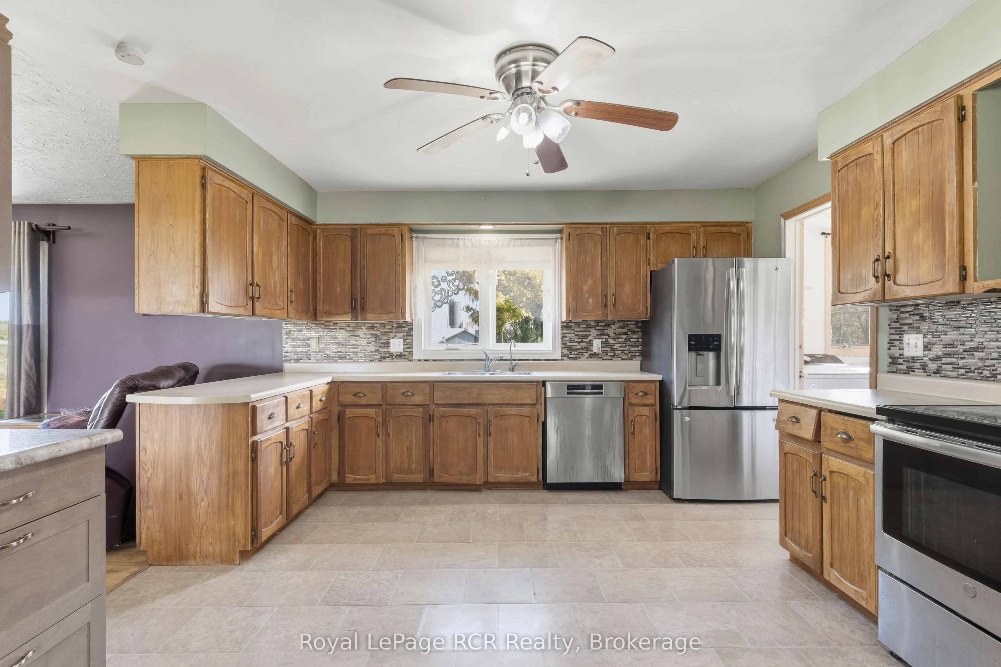 8989 Concession 11