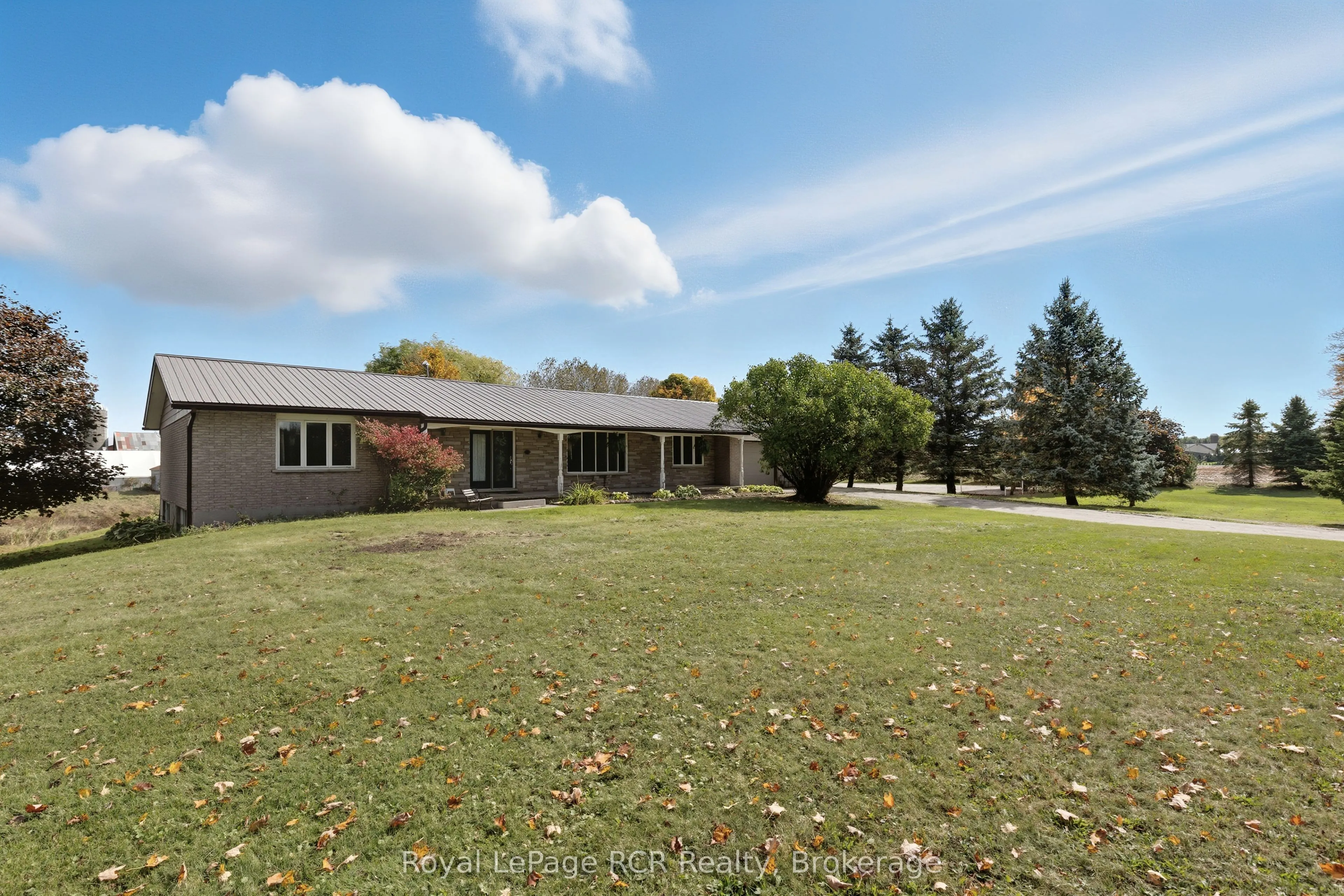 8989 Concession 11