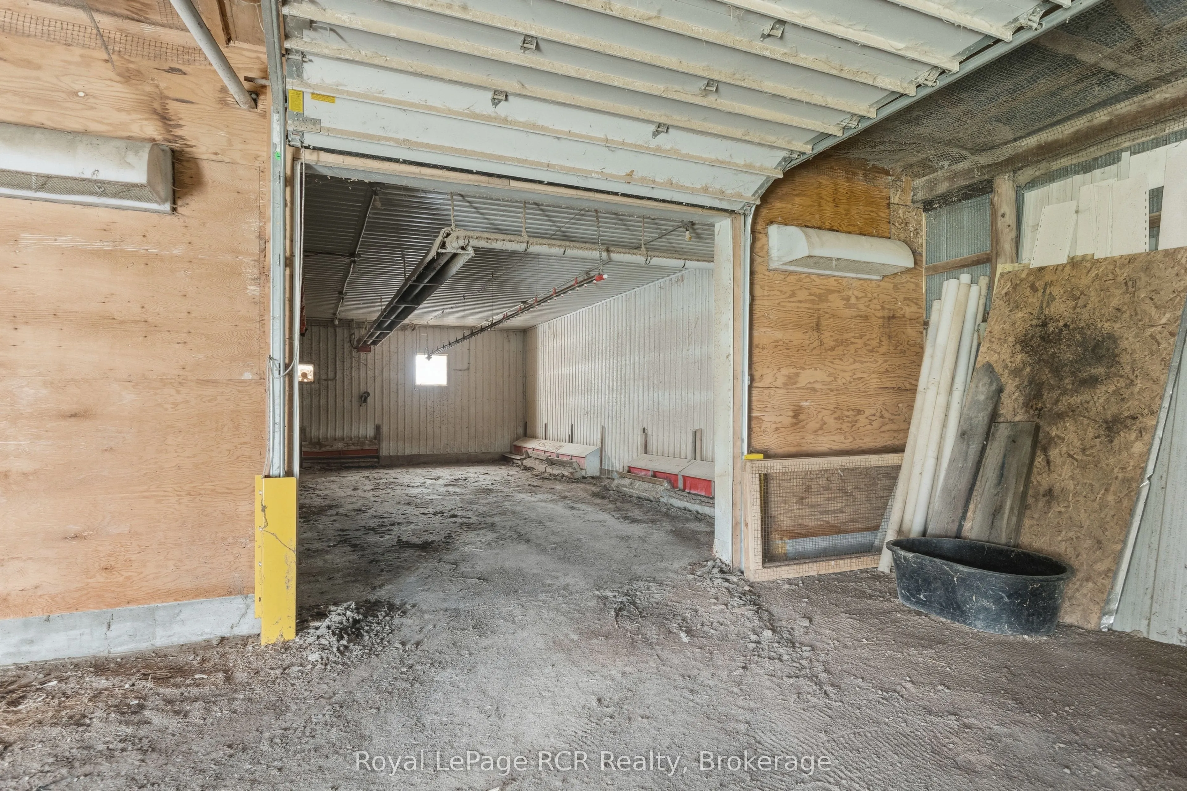 8989 Concession 11