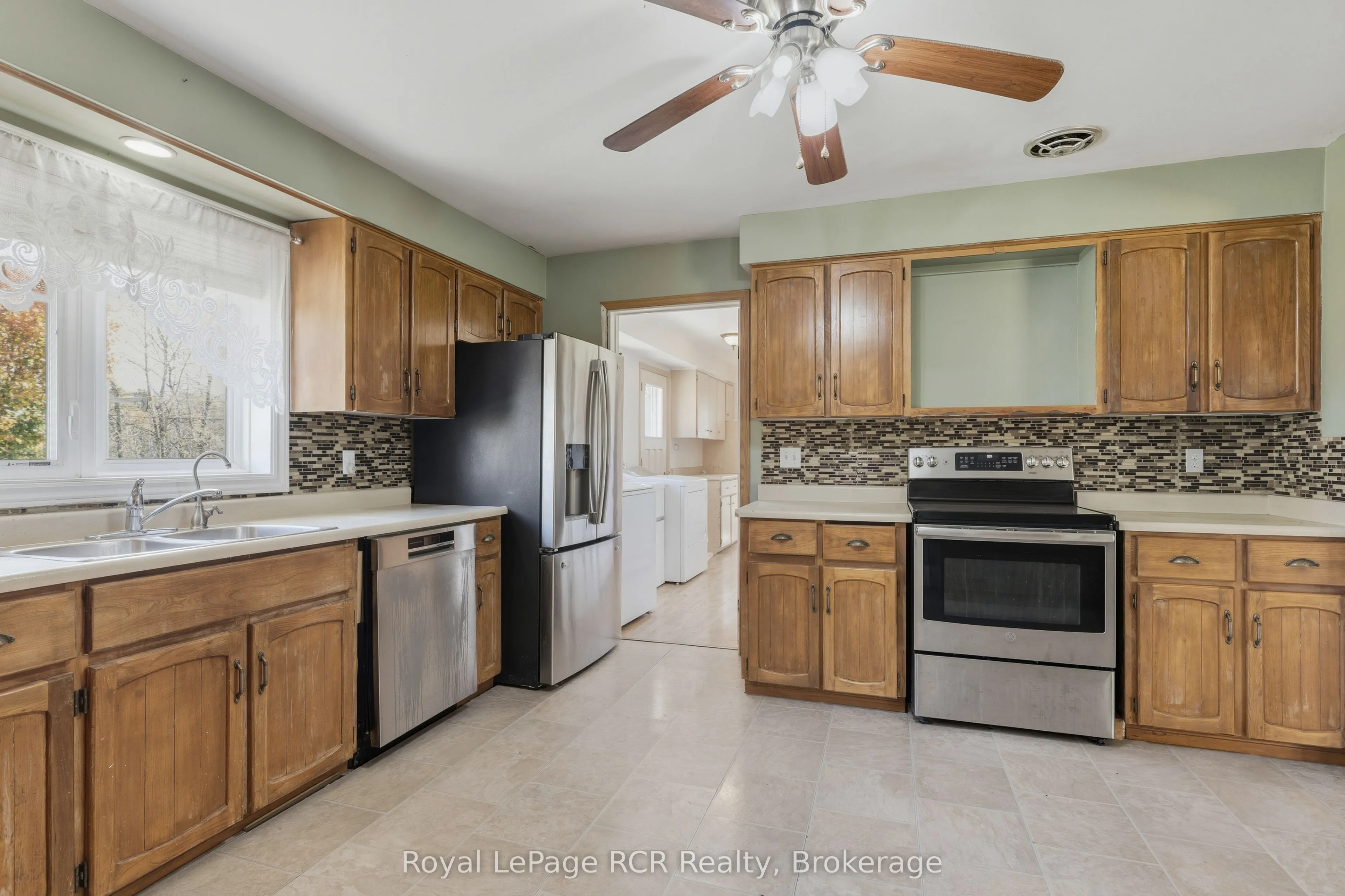 8989 Concession 11