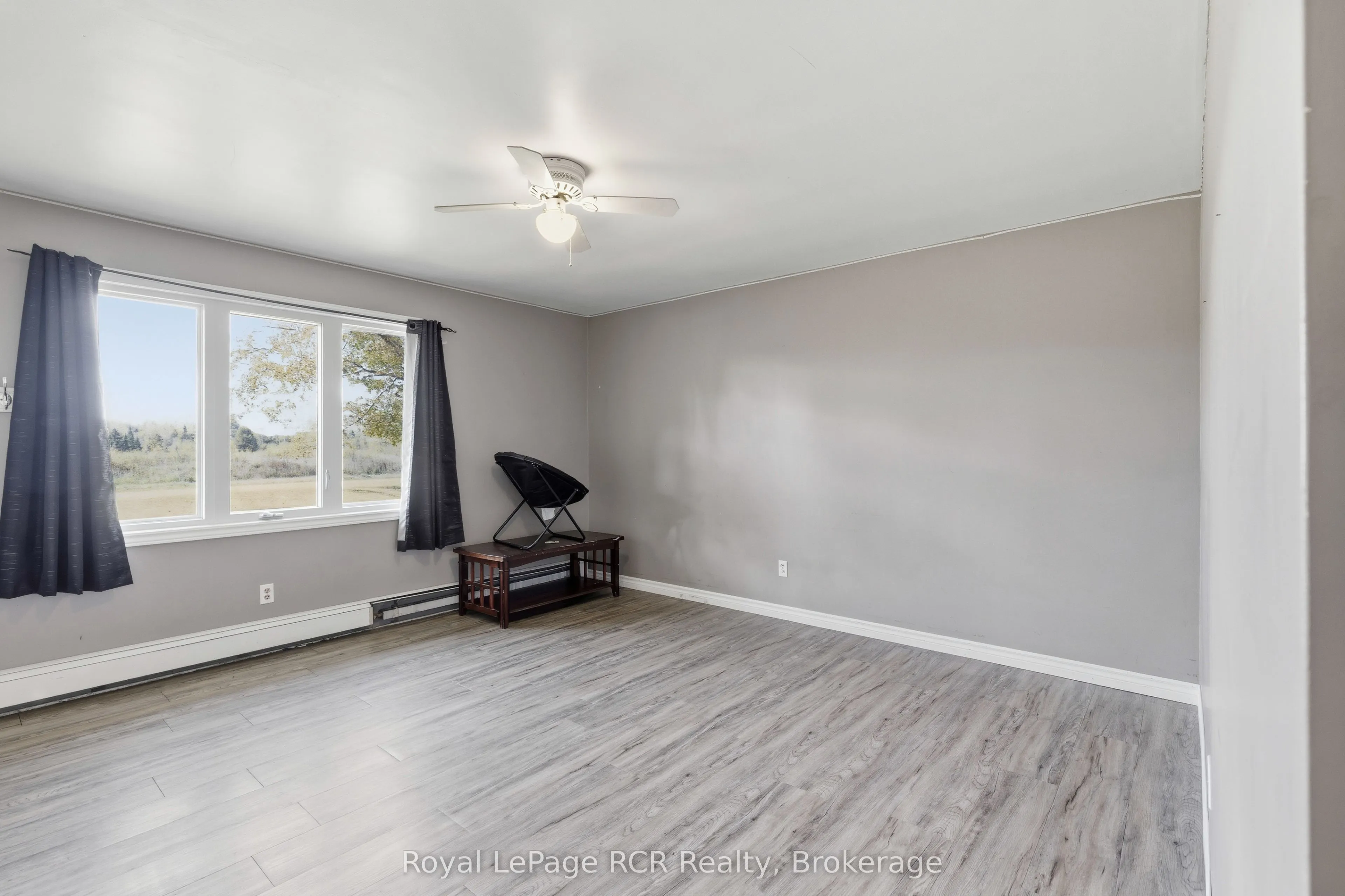 8989 Concession 11