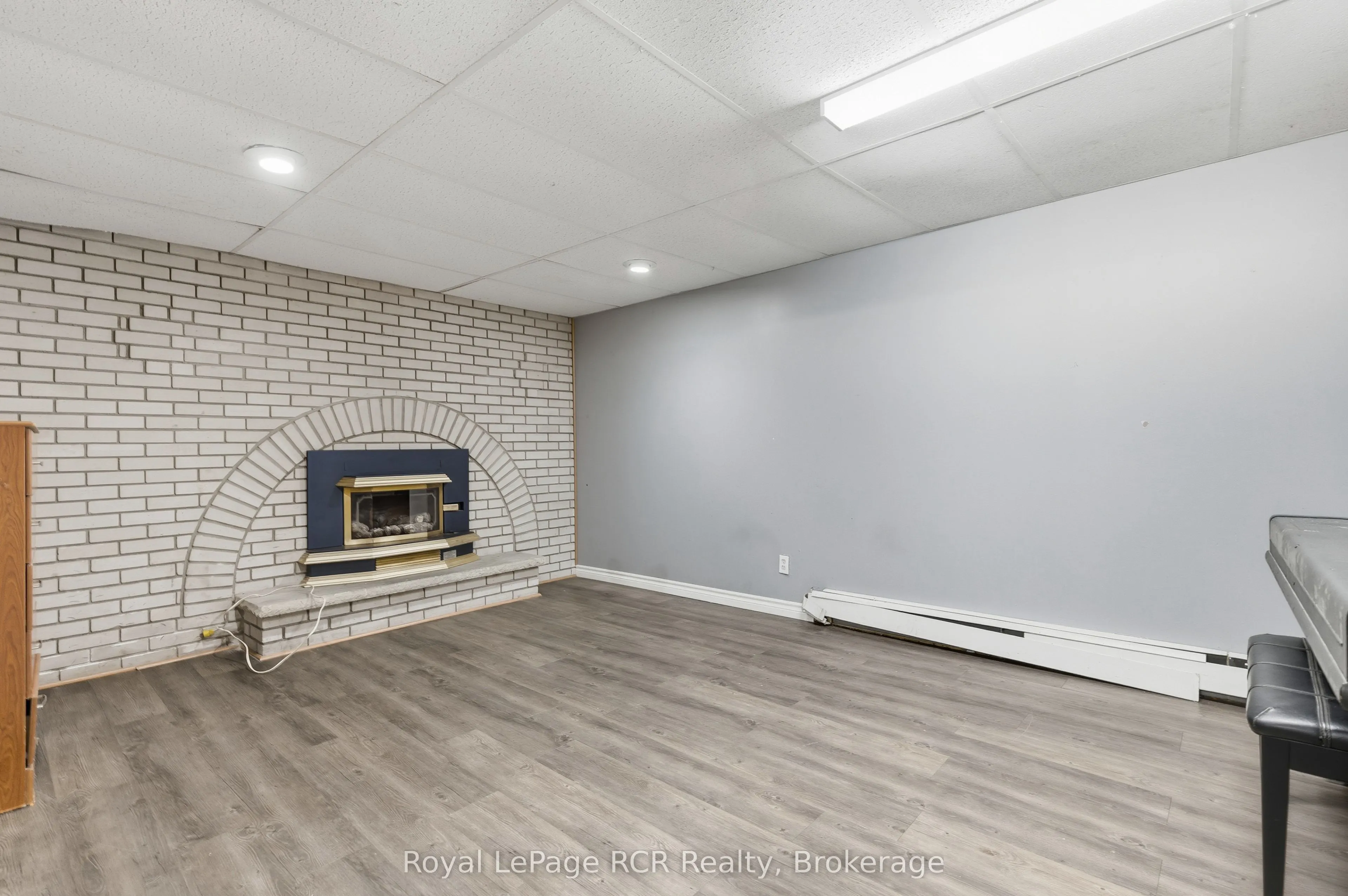 8989 Concession 11
