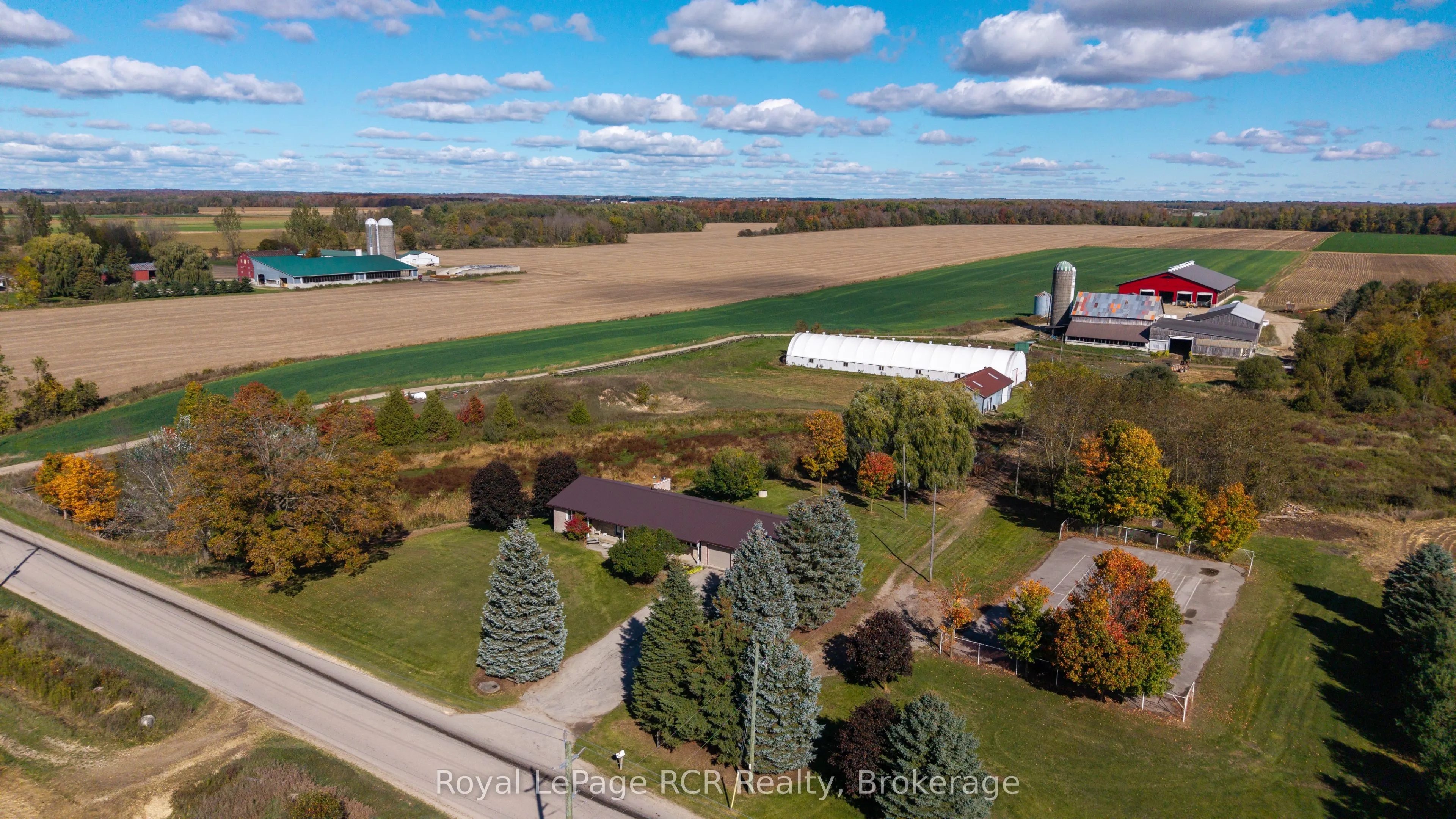 8989 Concession 11