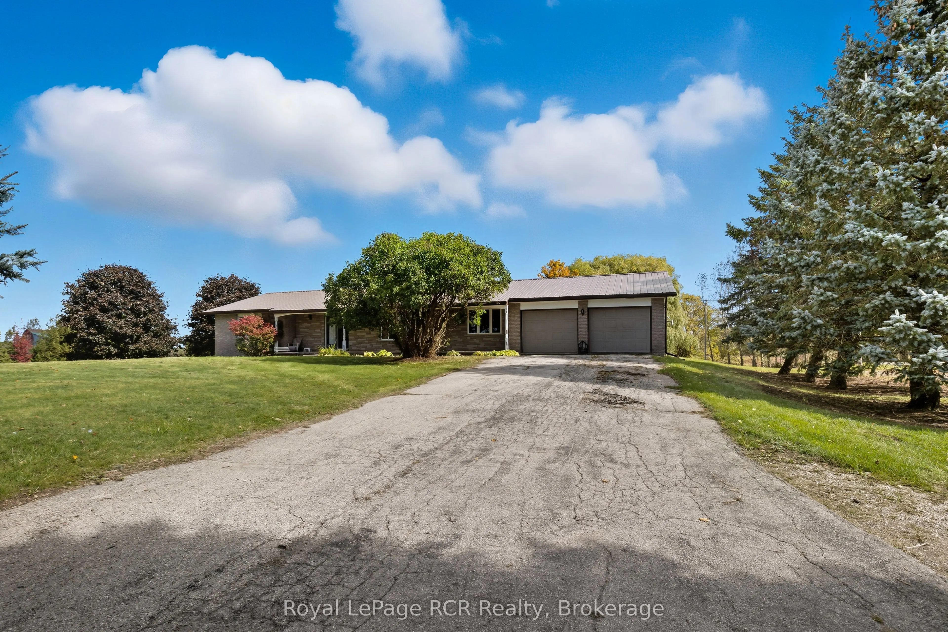 8989 Concession 11