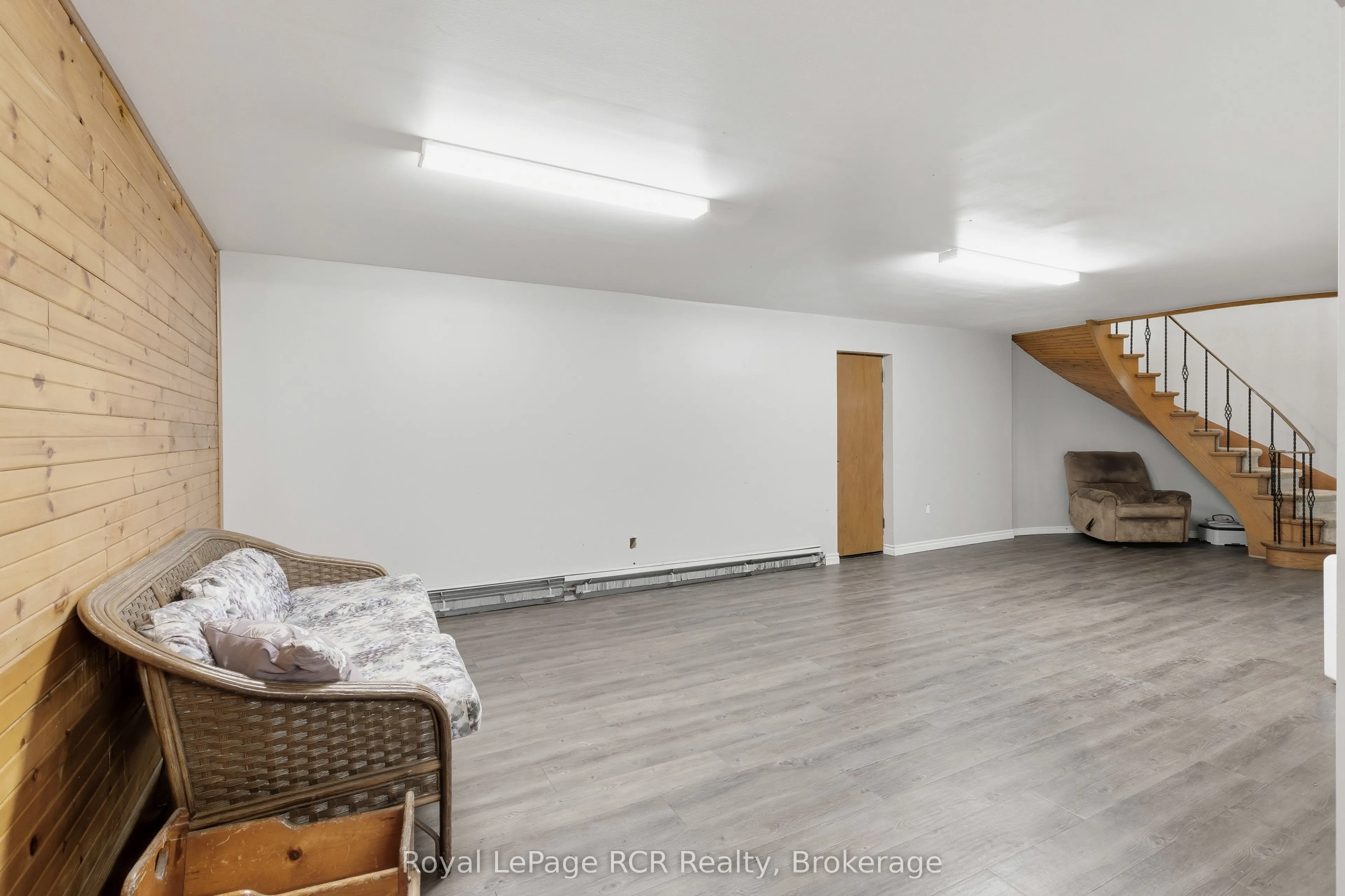8989 Concession 11