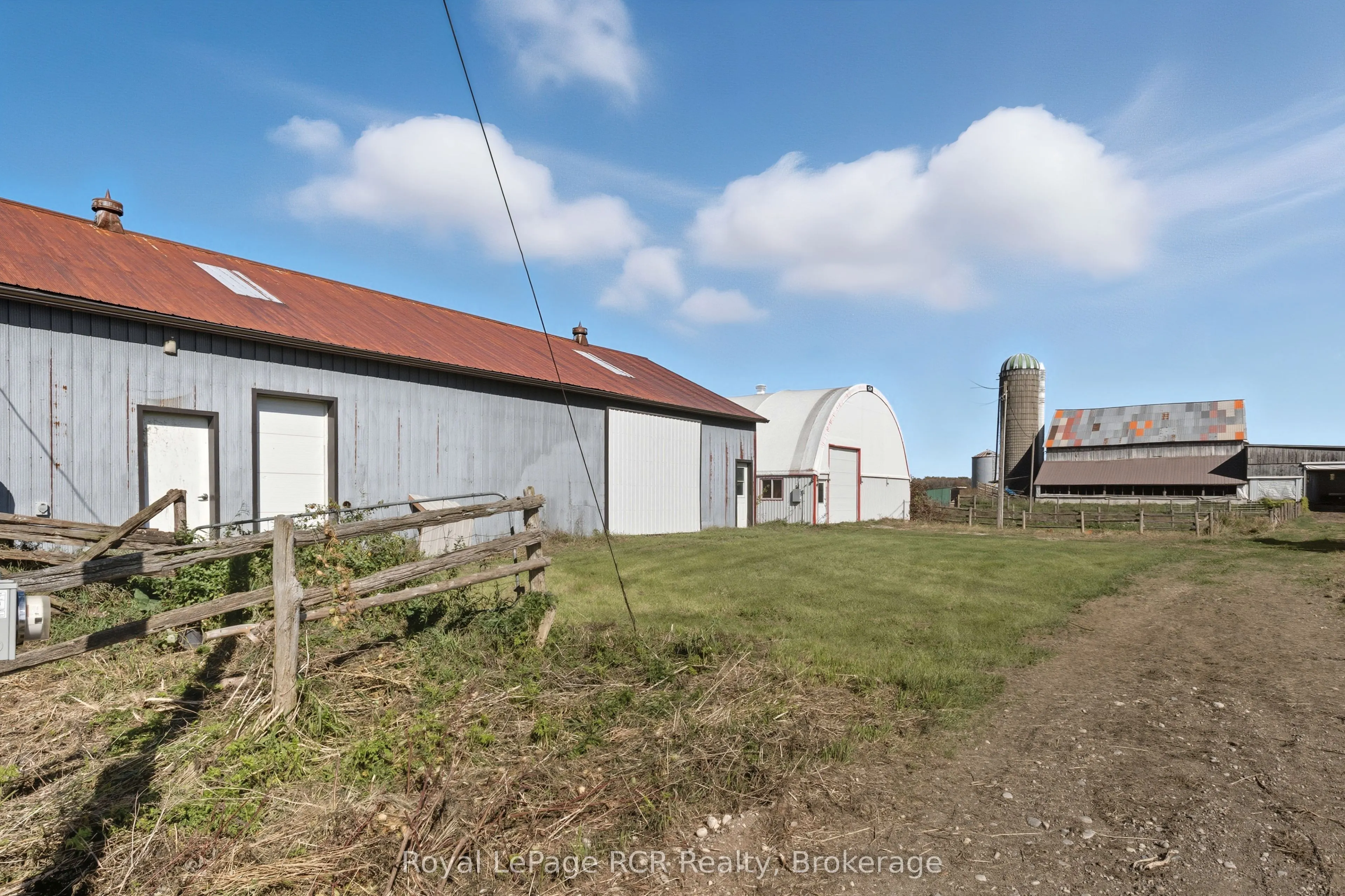 8989 Concession 11