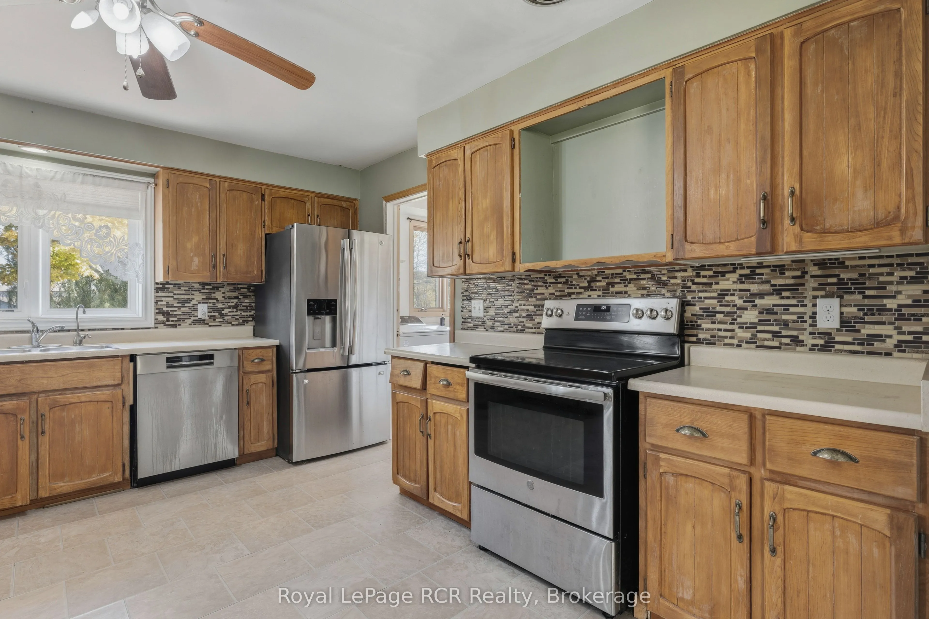 8989 Concession 11