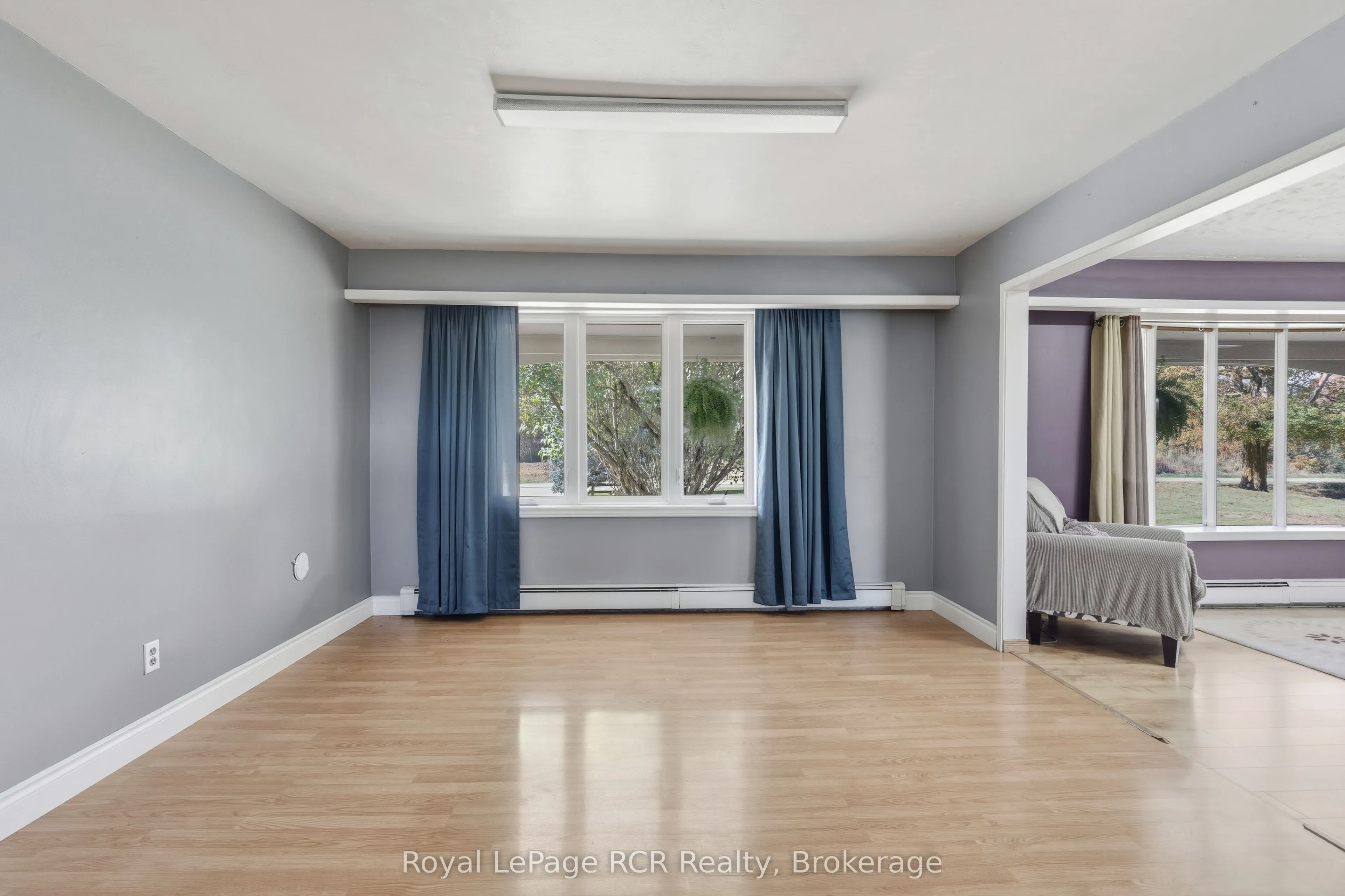 8989 Concession 11