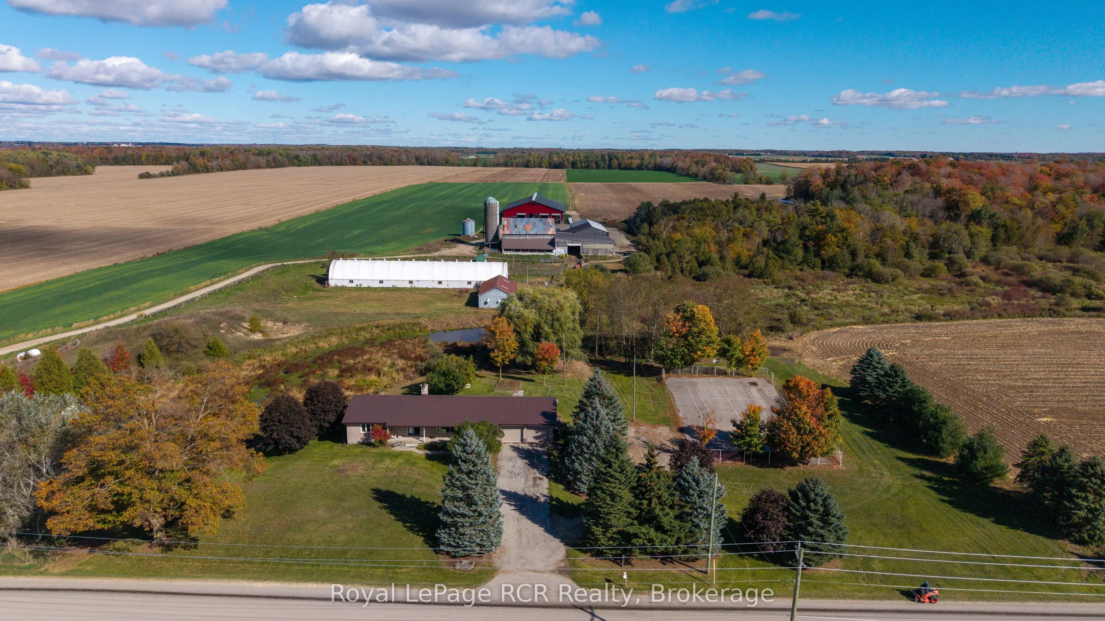 8989 Concession 11