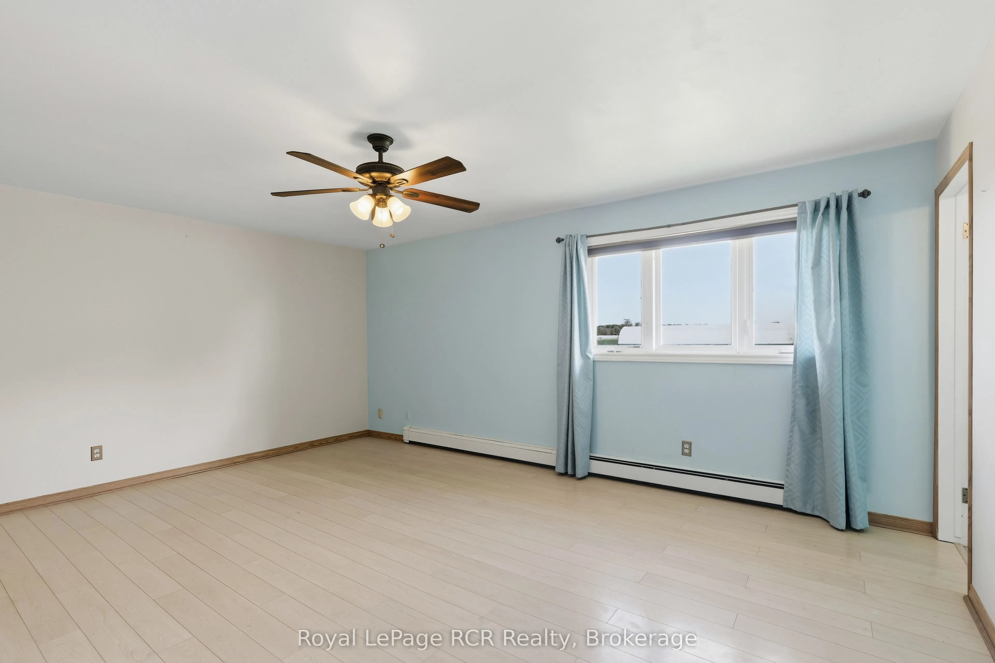 8989 Concession 11
