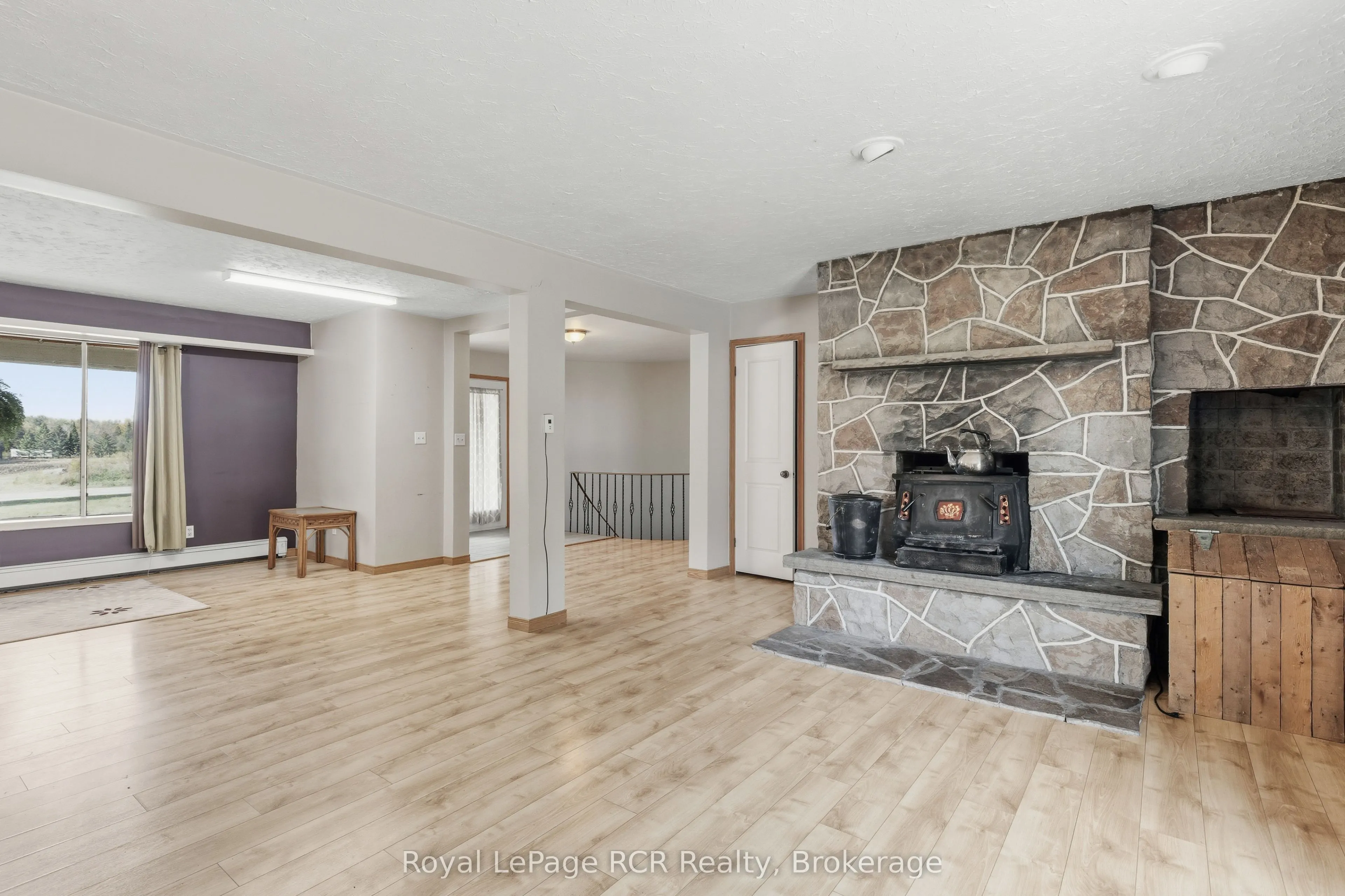8989 Concession 11