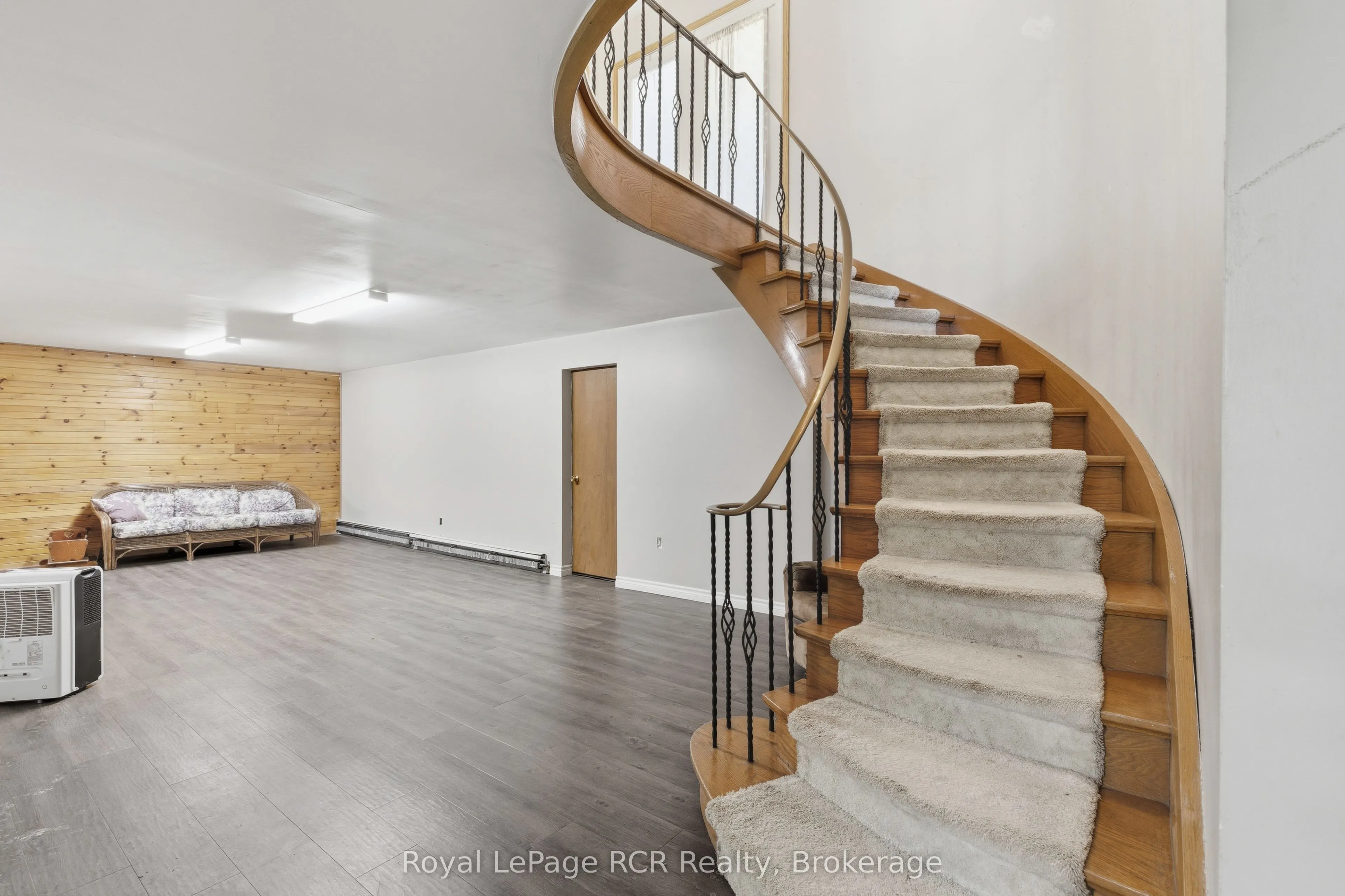 8989 Concession 11