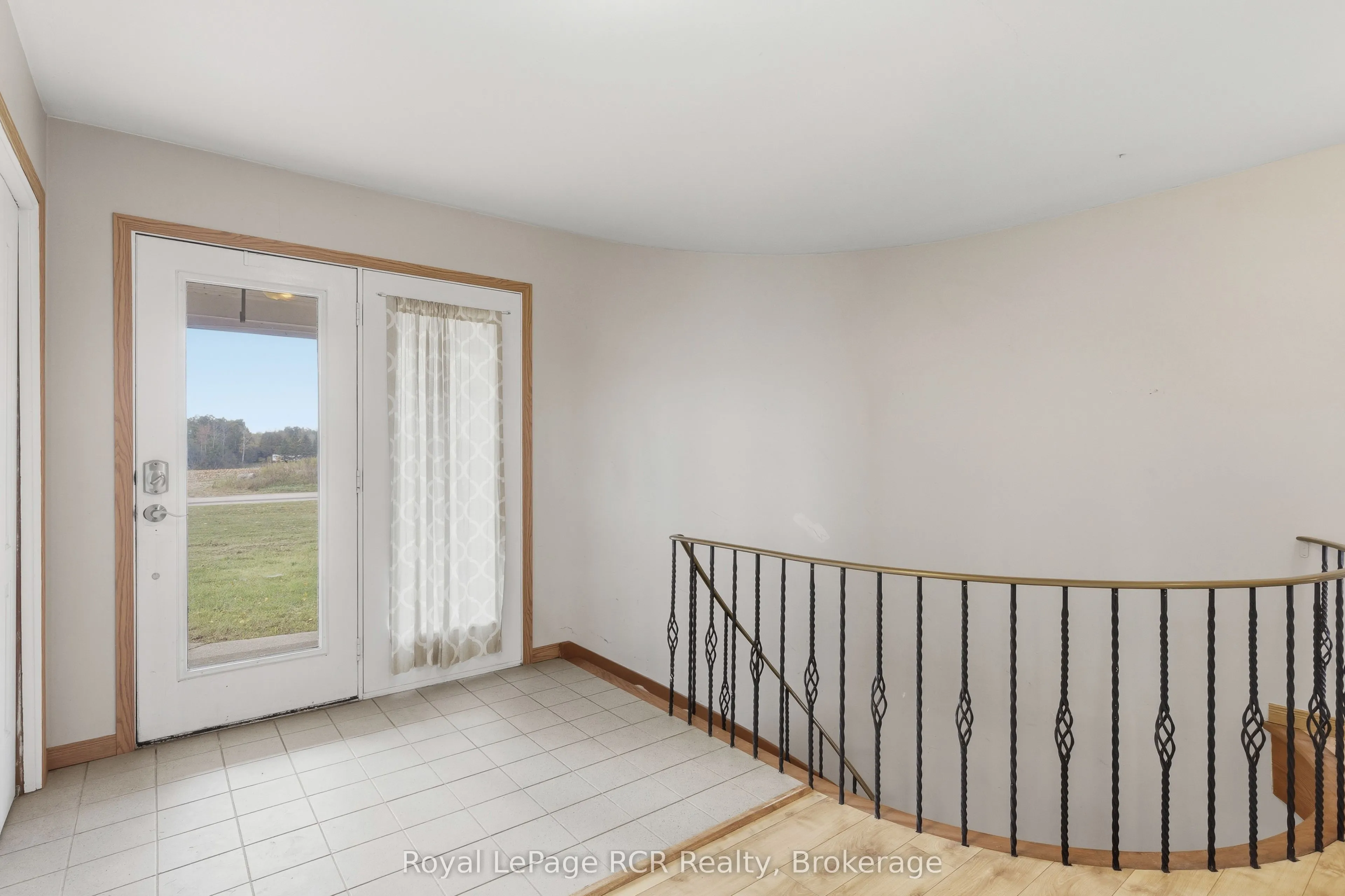 8989 Concession 11