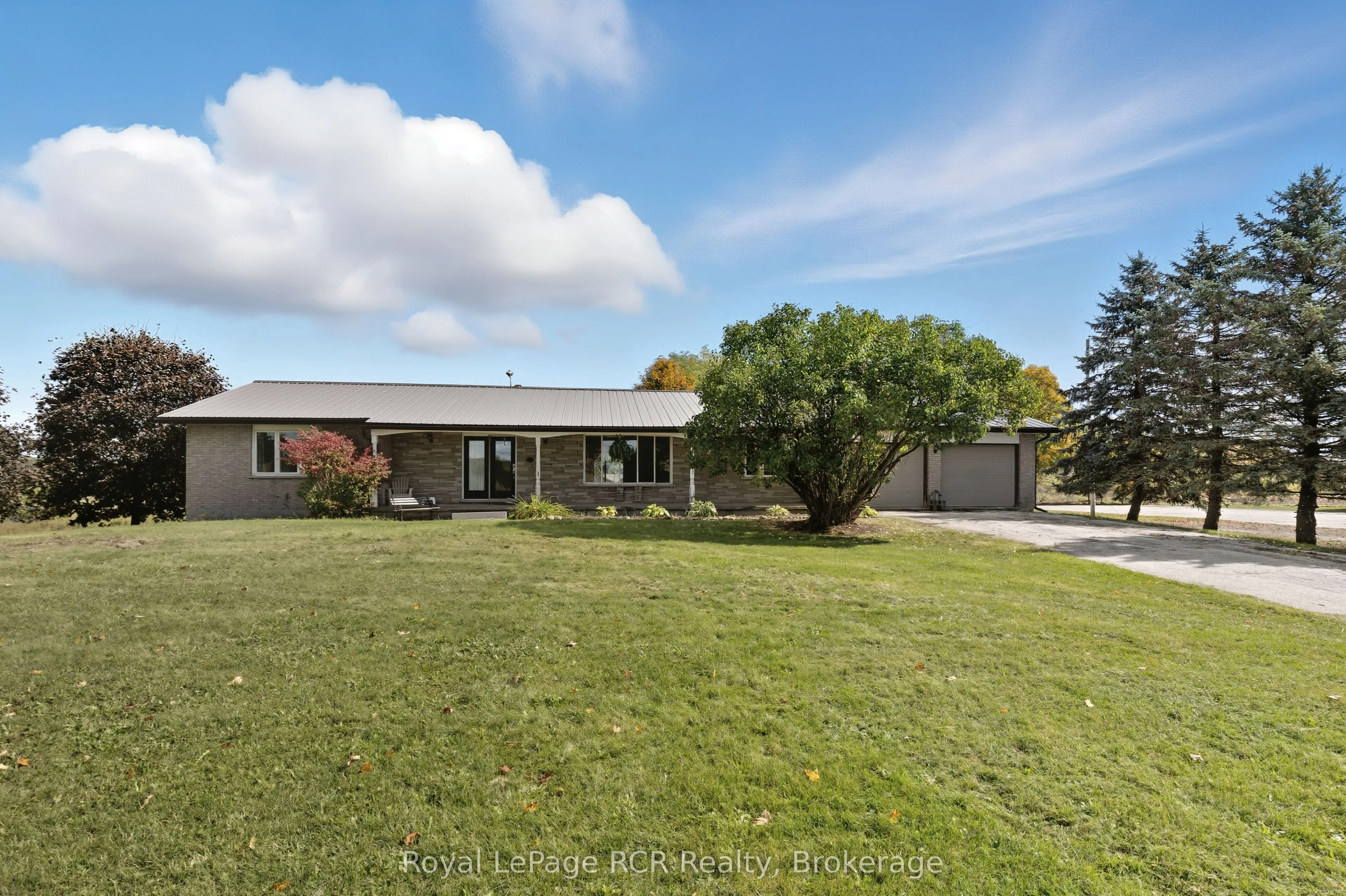 8989 Concession 11