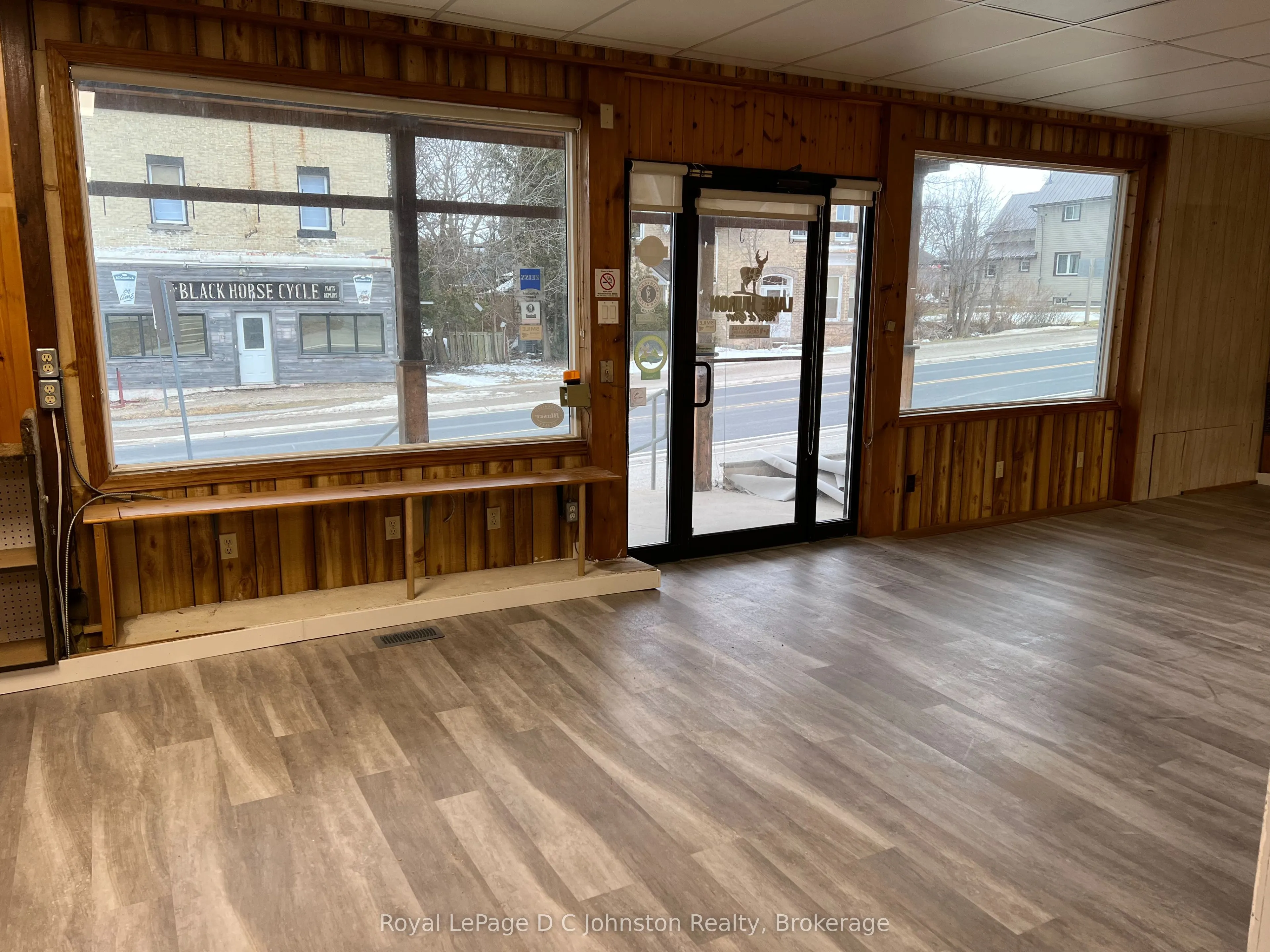 3643 Hwy 21