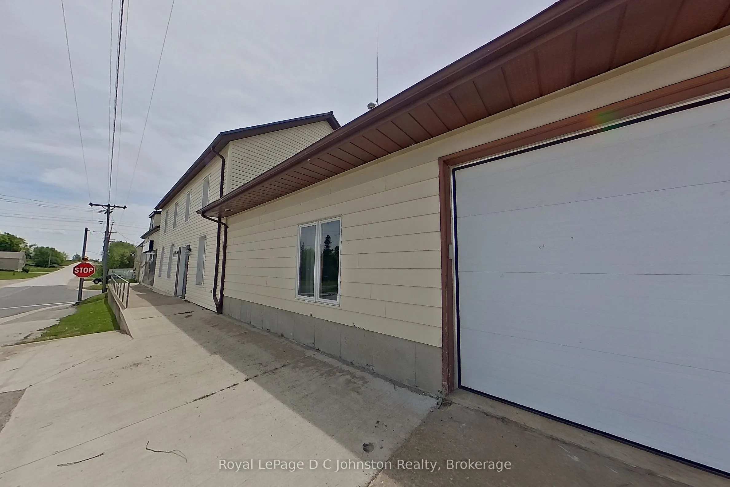 3643 Hwy 21