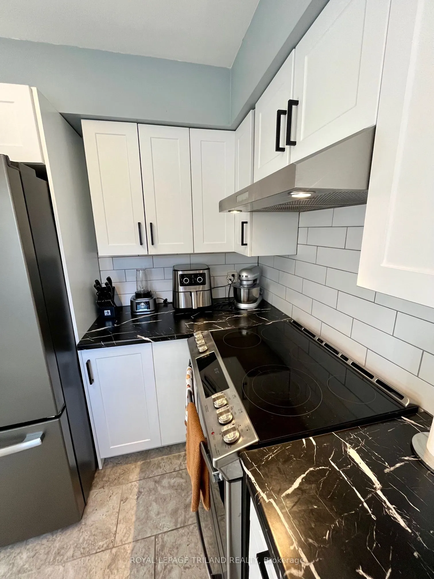 577 THIRD Street, #9