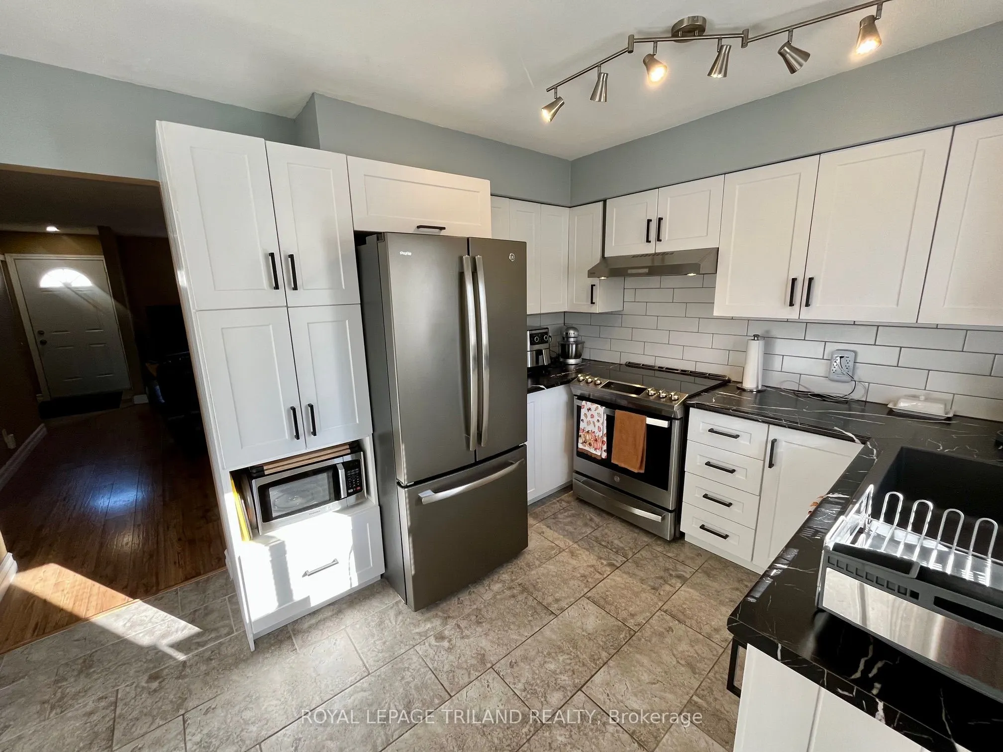 577 THIRD Street, #9
