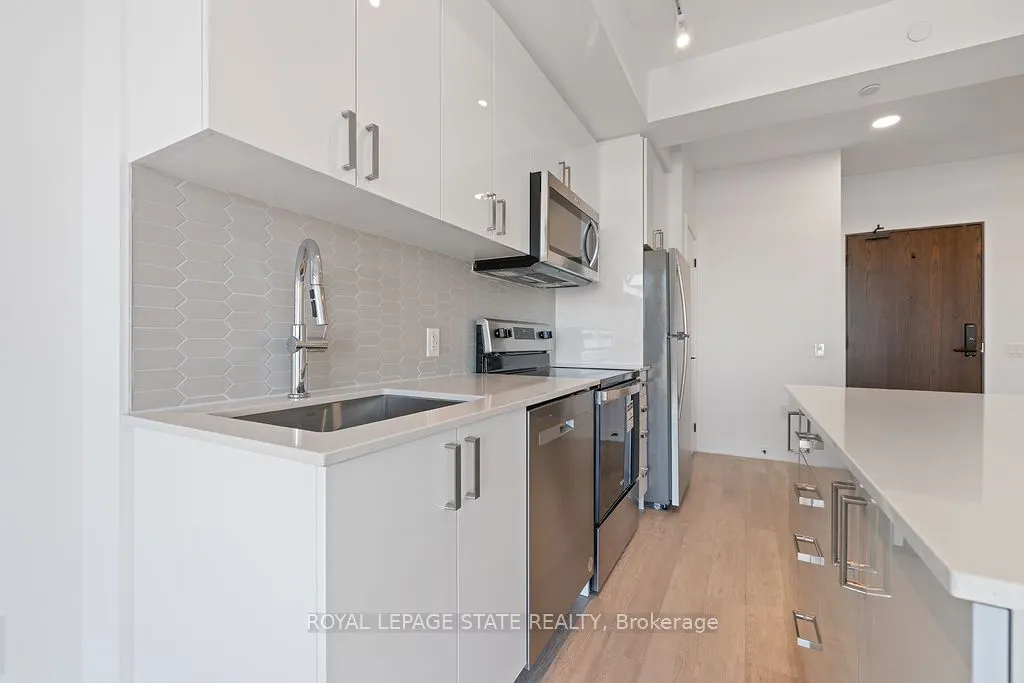 2782 Barton Street E, #1112