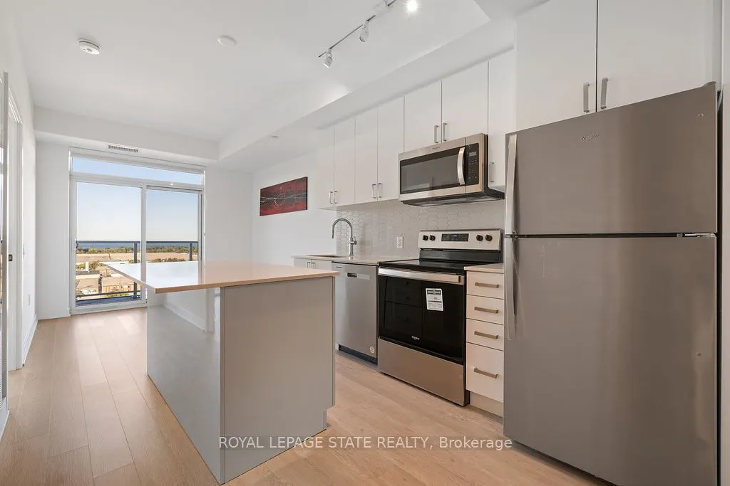 2782 Barton Street E, #1112