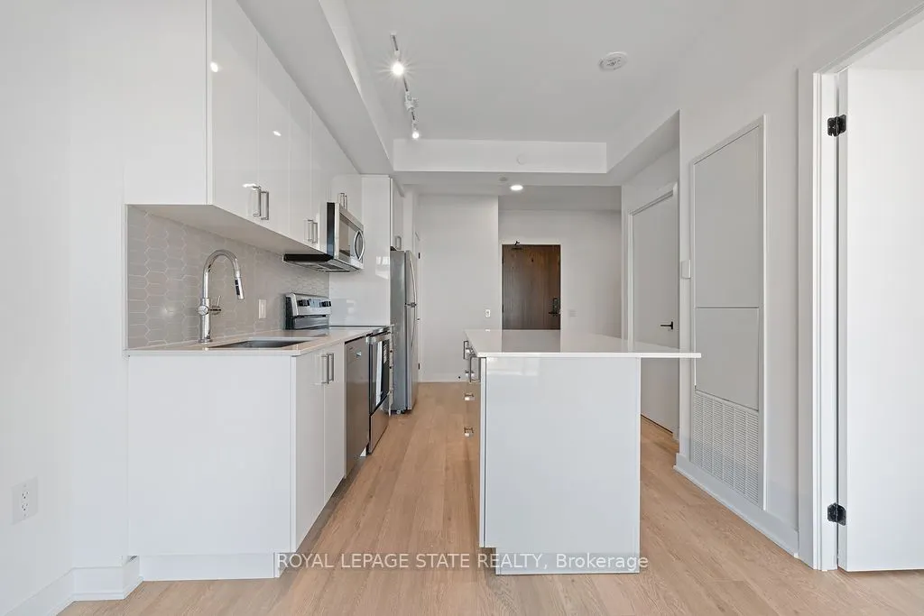 2782 Barton Street E, #1112