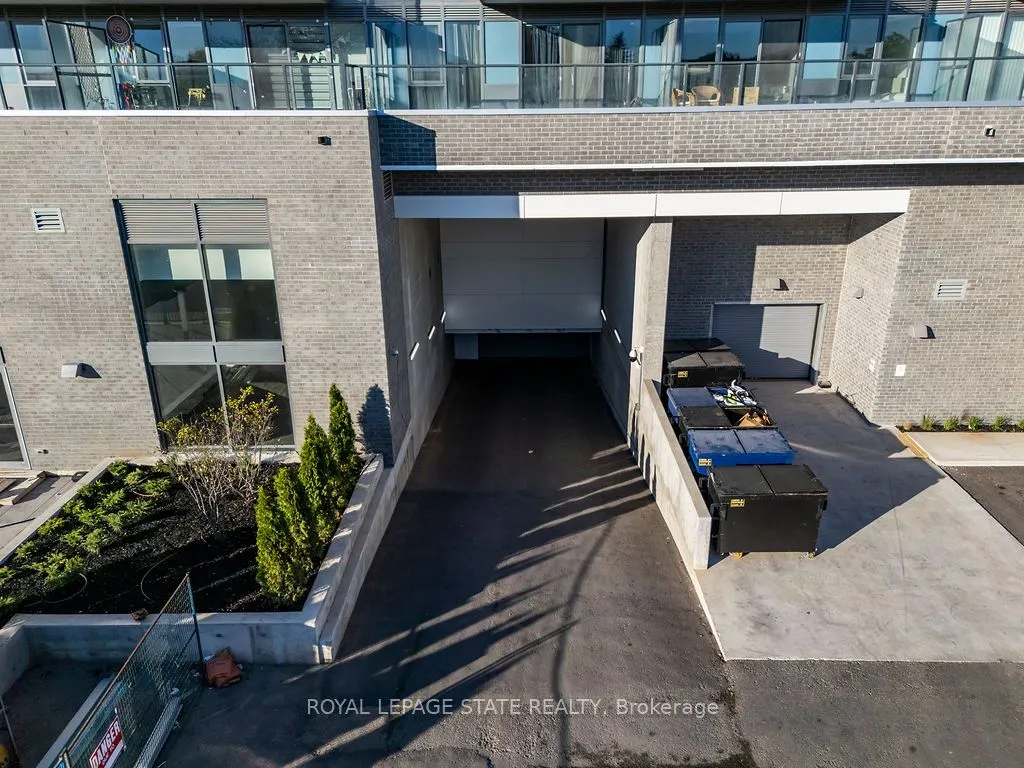 2782 Barton Street E, #1112