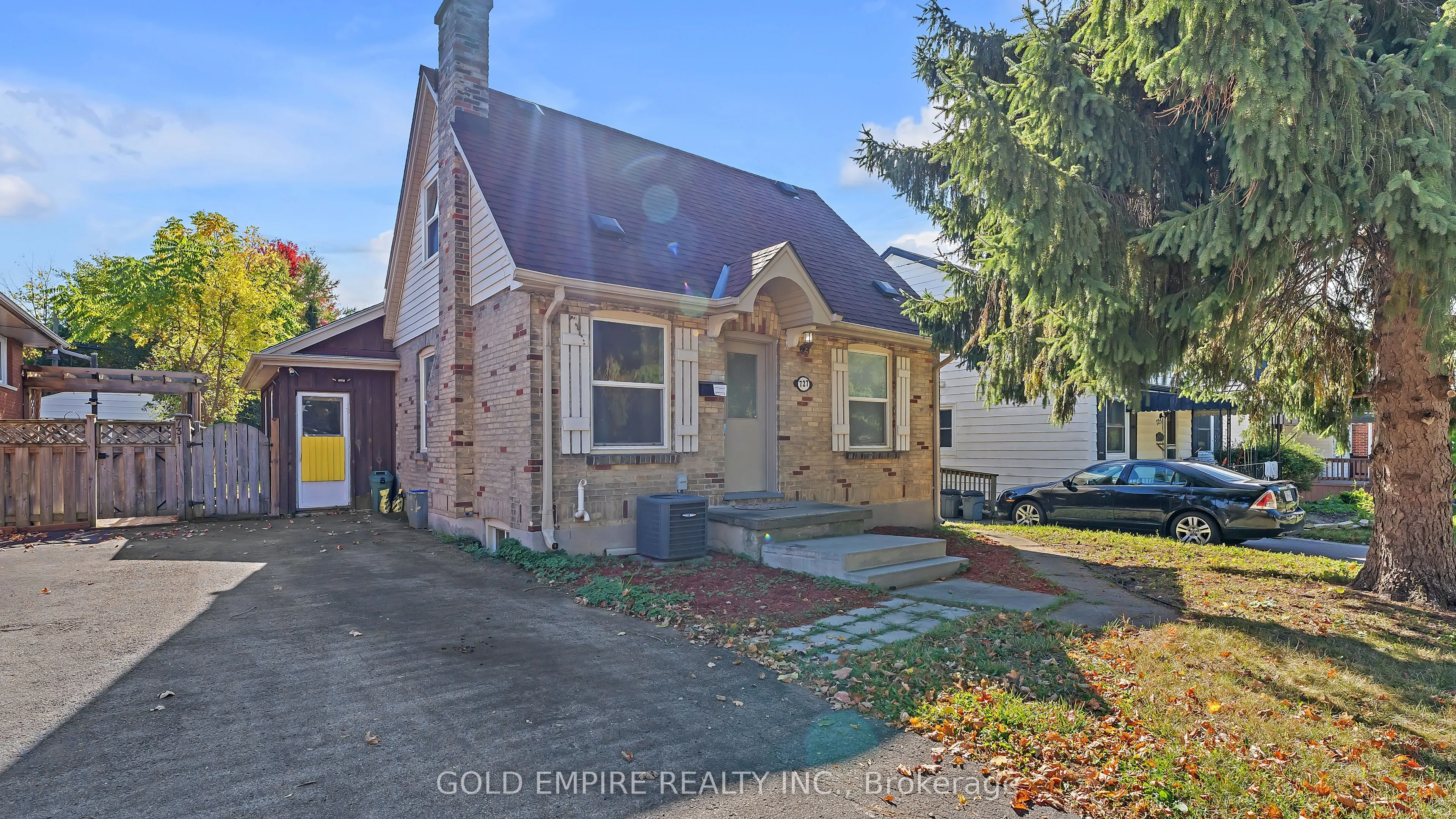 727 Whetter Avenue