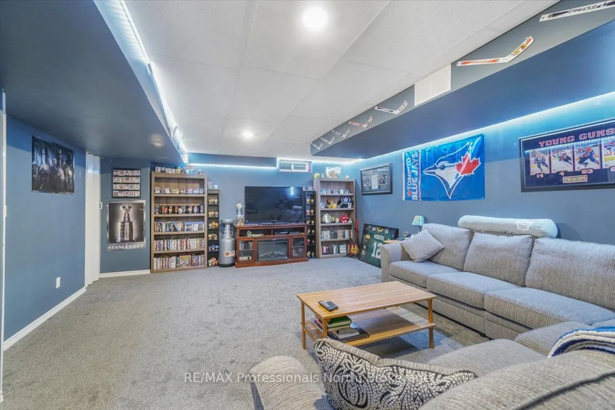 43 CLEARBROOK Trail